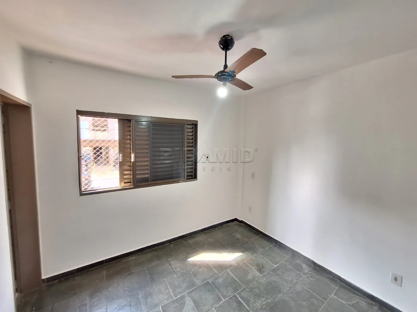Alugar Apartamento / Padr&atilde;o em Ribeir&atilde;o Preto R$ 1.600,00 - Foto 10