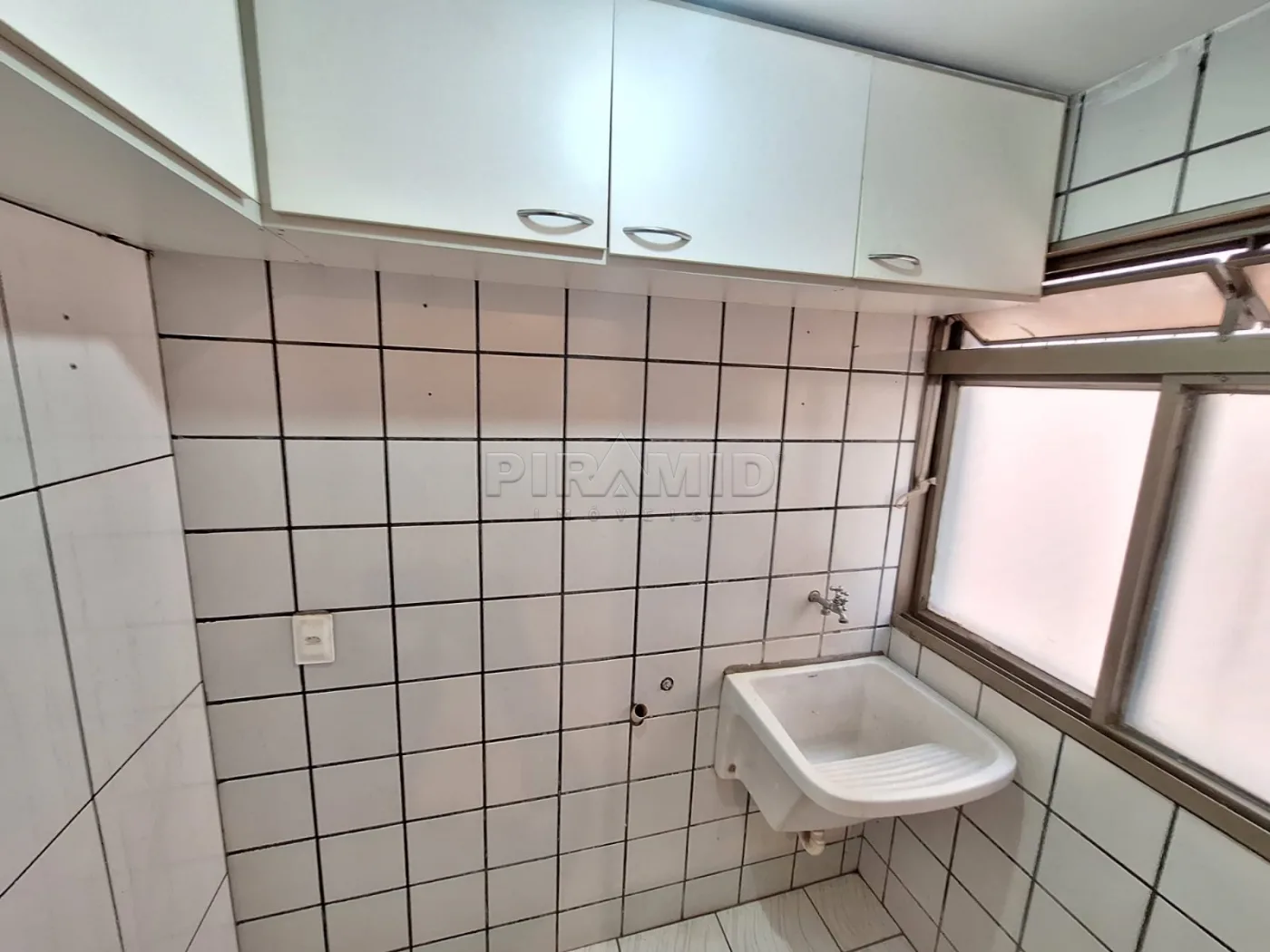 Alugar Apartamento / Padr&atilde;o em Ribeir&atilde;o Preto R$ 1.600,00 - Foto 16
