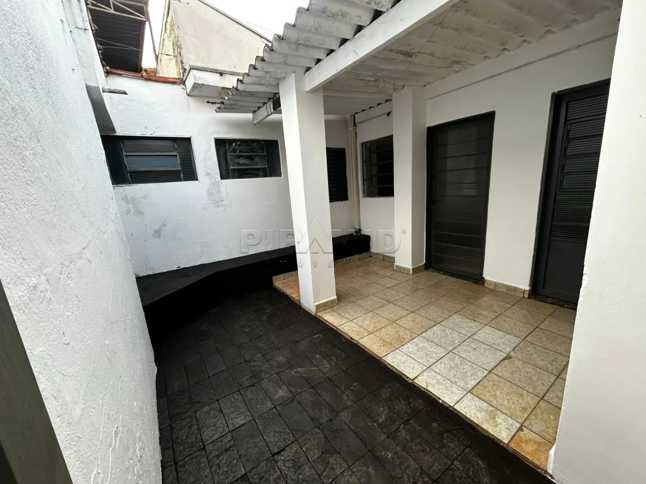 Alugar Casa / Padr&atilde;o em Ribeir&atilde;o Preto R$ 850,00 - Foto 2