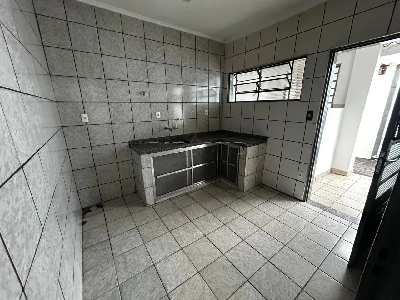 Alugar Casa / Padr&atilde;o em Ribeir&atilde;o Preto R$ 850,00 - Foto 7