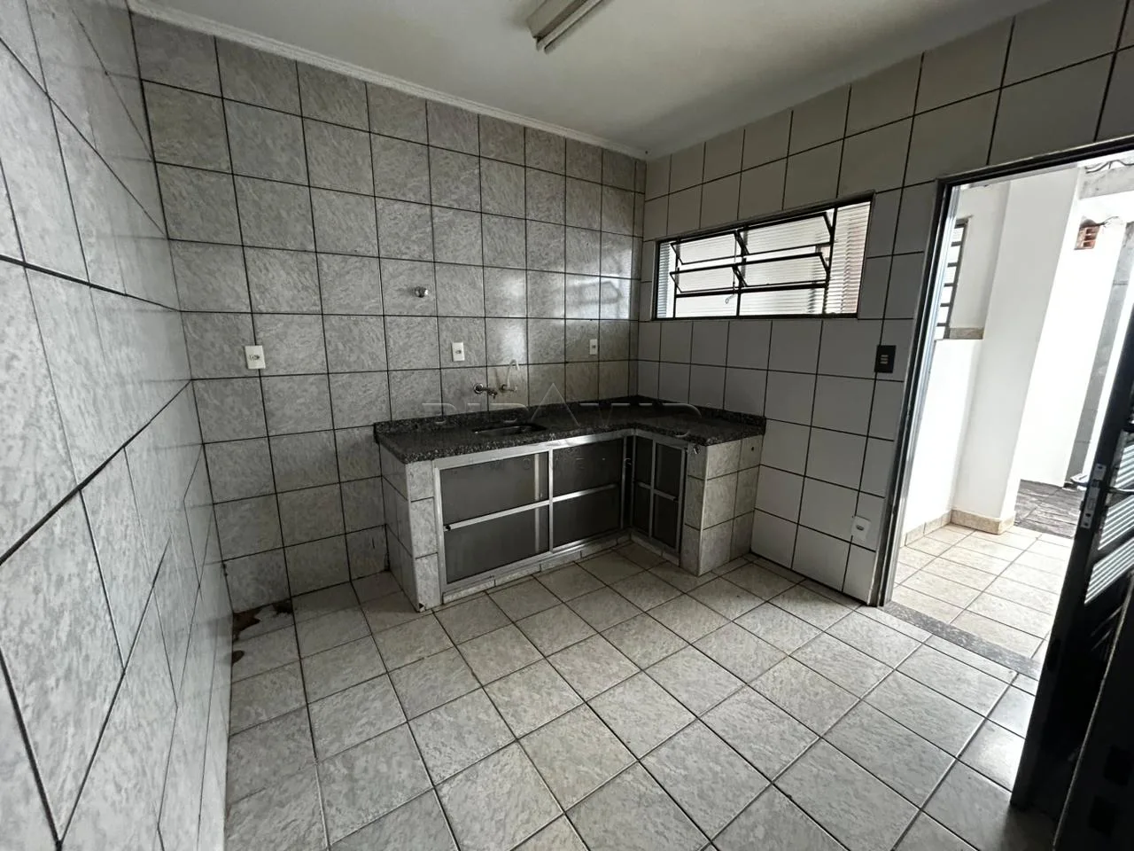Alugar Casa / Padr&atilde;o em Ribeir&atilde;o Preto R$ 850,00 - Foto 8