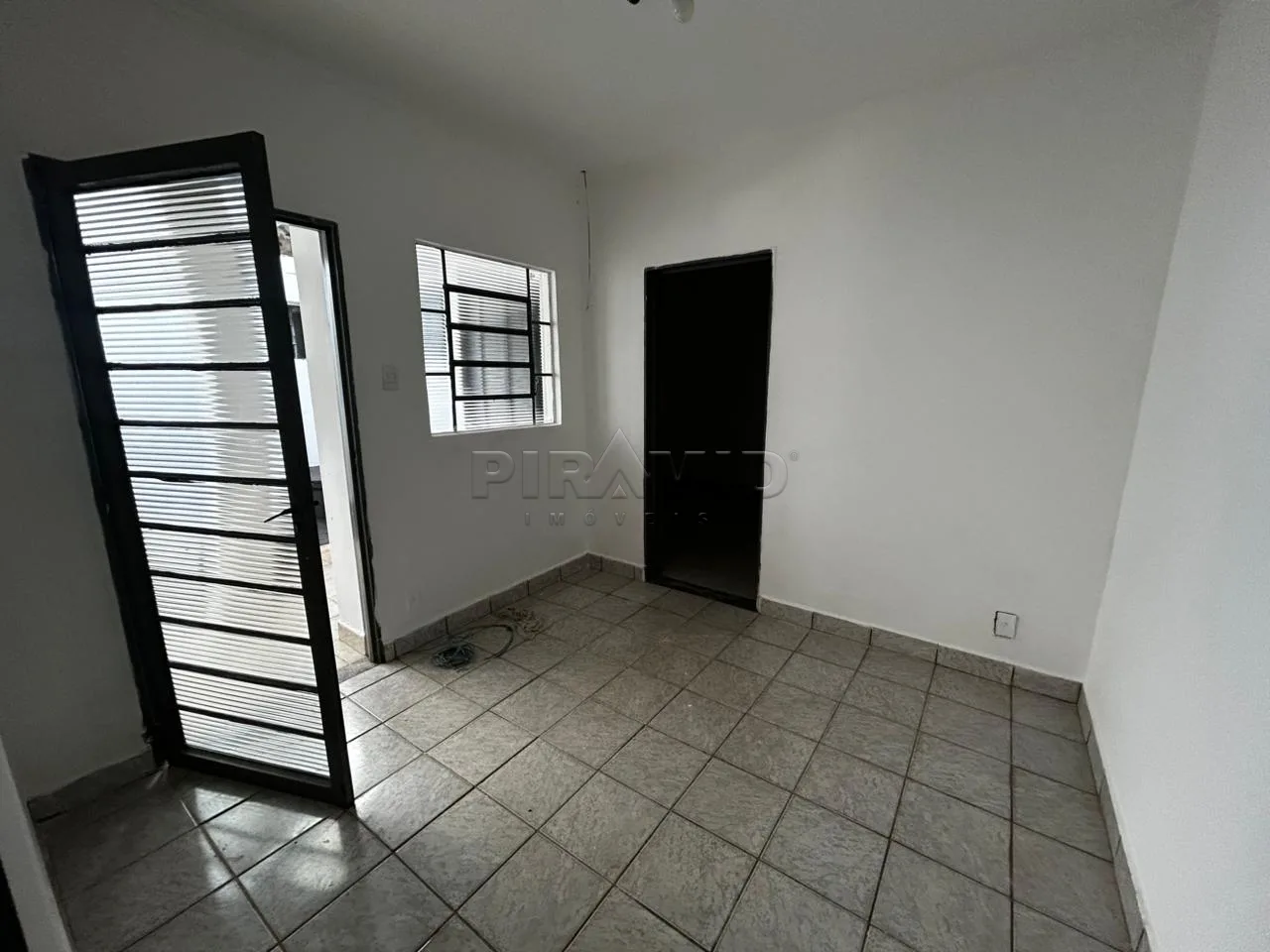 Alugar Casa / Padr&atilde;o em Ribeir&atilde;o Preto R$ 850,00 - Foto 5