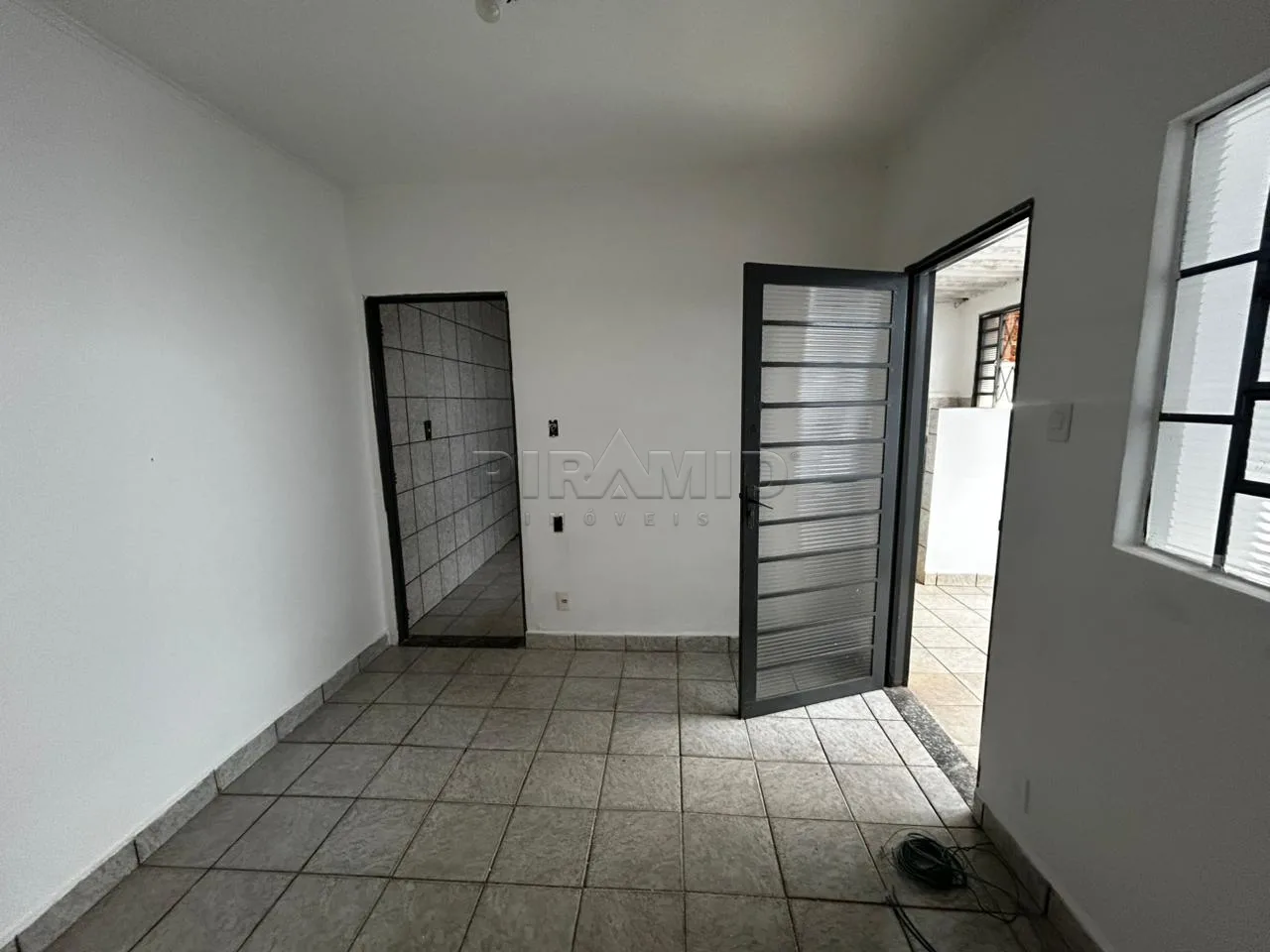 Alugar Casa / Padr&atilde;o em Ribeir&atilde;o Preto R$ 850,00 - Foto 6