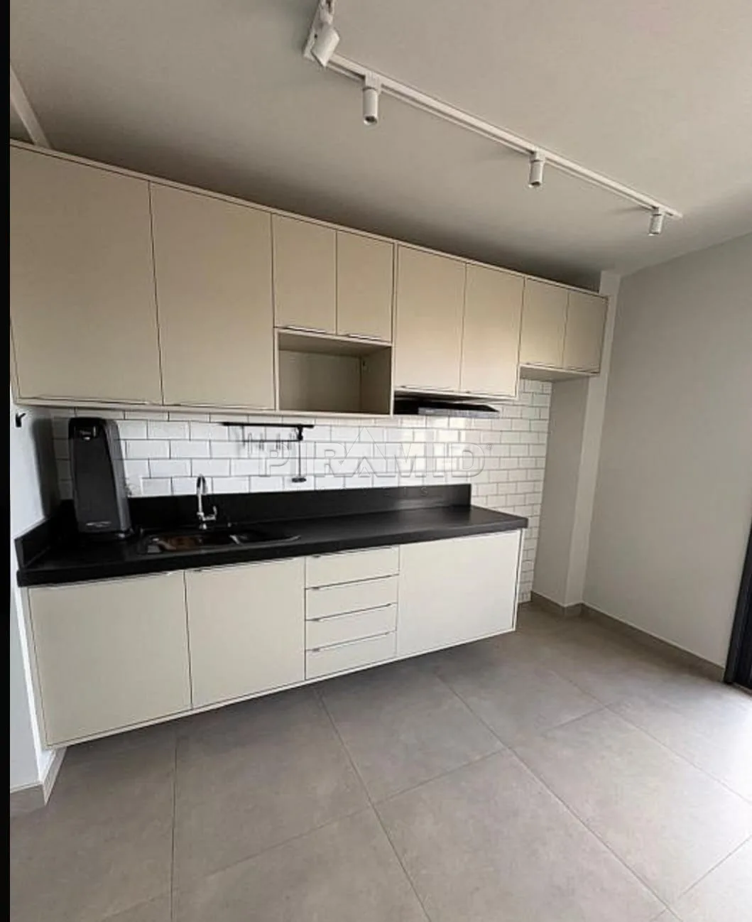 Alugar Apartamento / Padr&atilde;o em Ribeir&atilde;o Preto R$ 2.890,00 - Foto 4