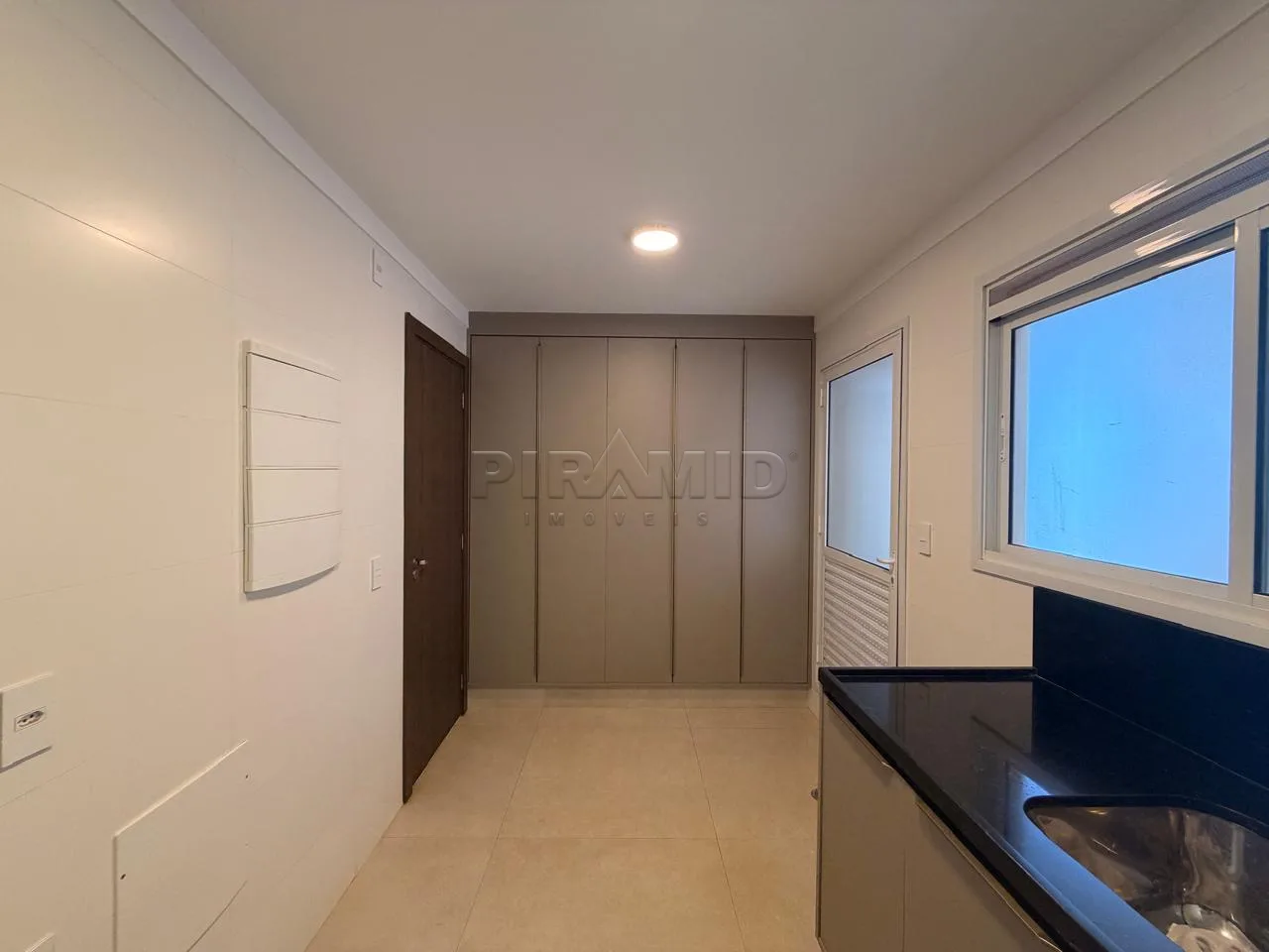 Alugar Apartamento / Padr&atilde;o em Ribeir&atilde;o Preto R$ 12.800,00 - Foto 16