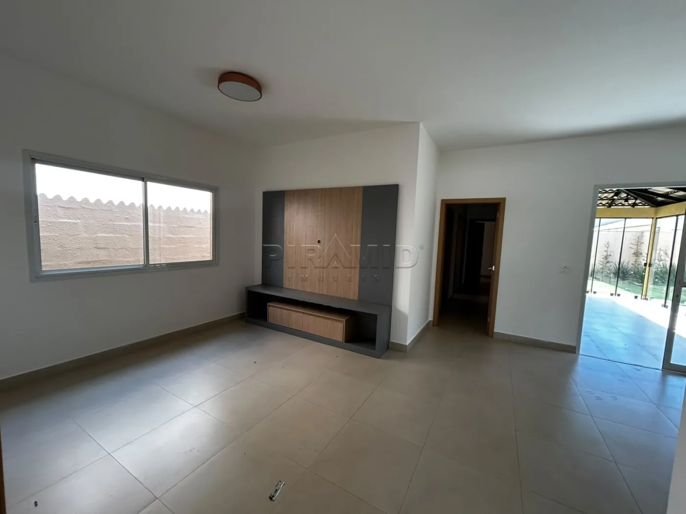 Alugar Casa / Condom&iacute;nio em Cravinhos R$ 6.000,00 - Foto 1