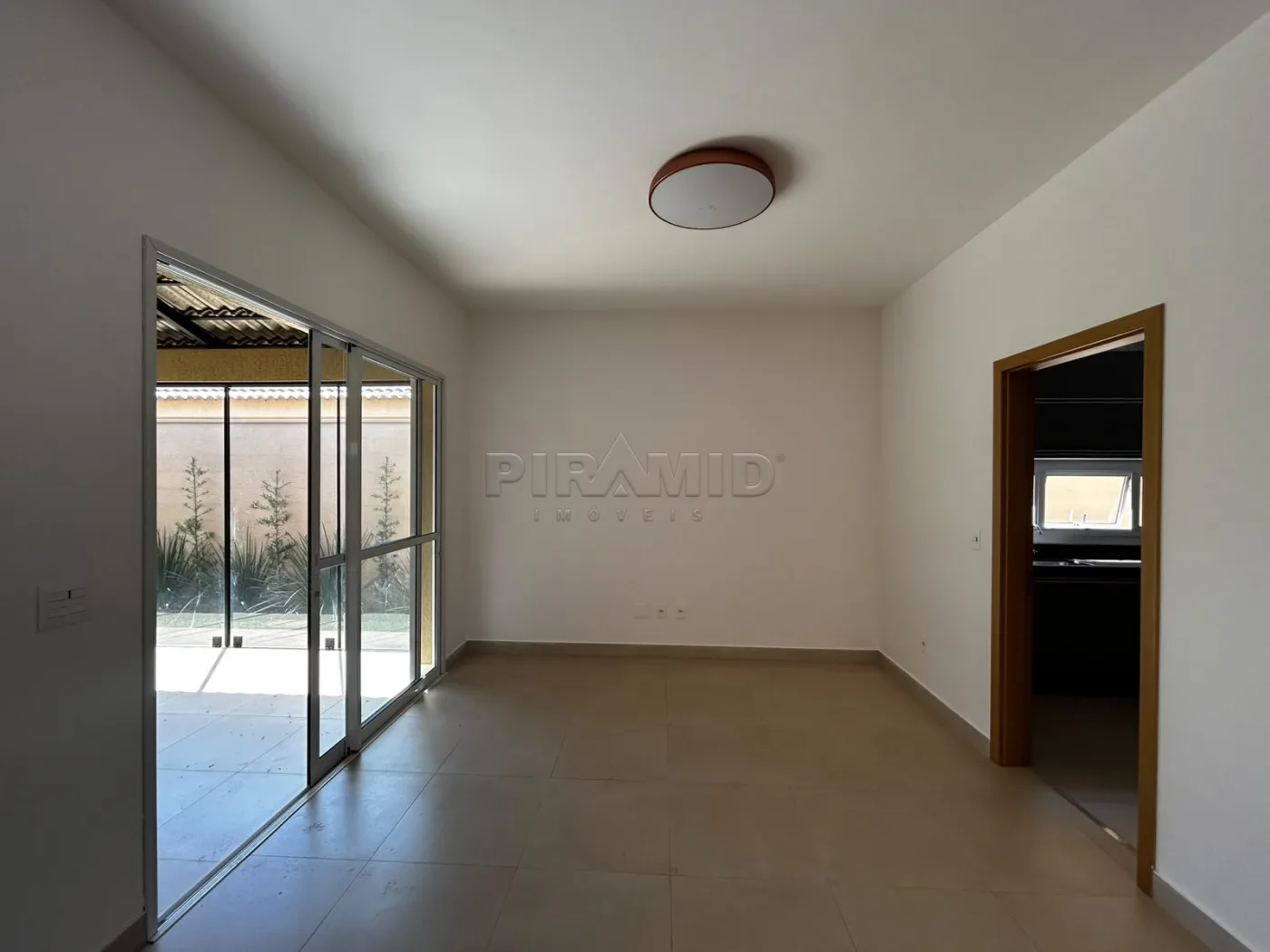 Alugar Casa / Condom&iacute;nio em Cravinhos R$ 6.000,00 - Foto 2