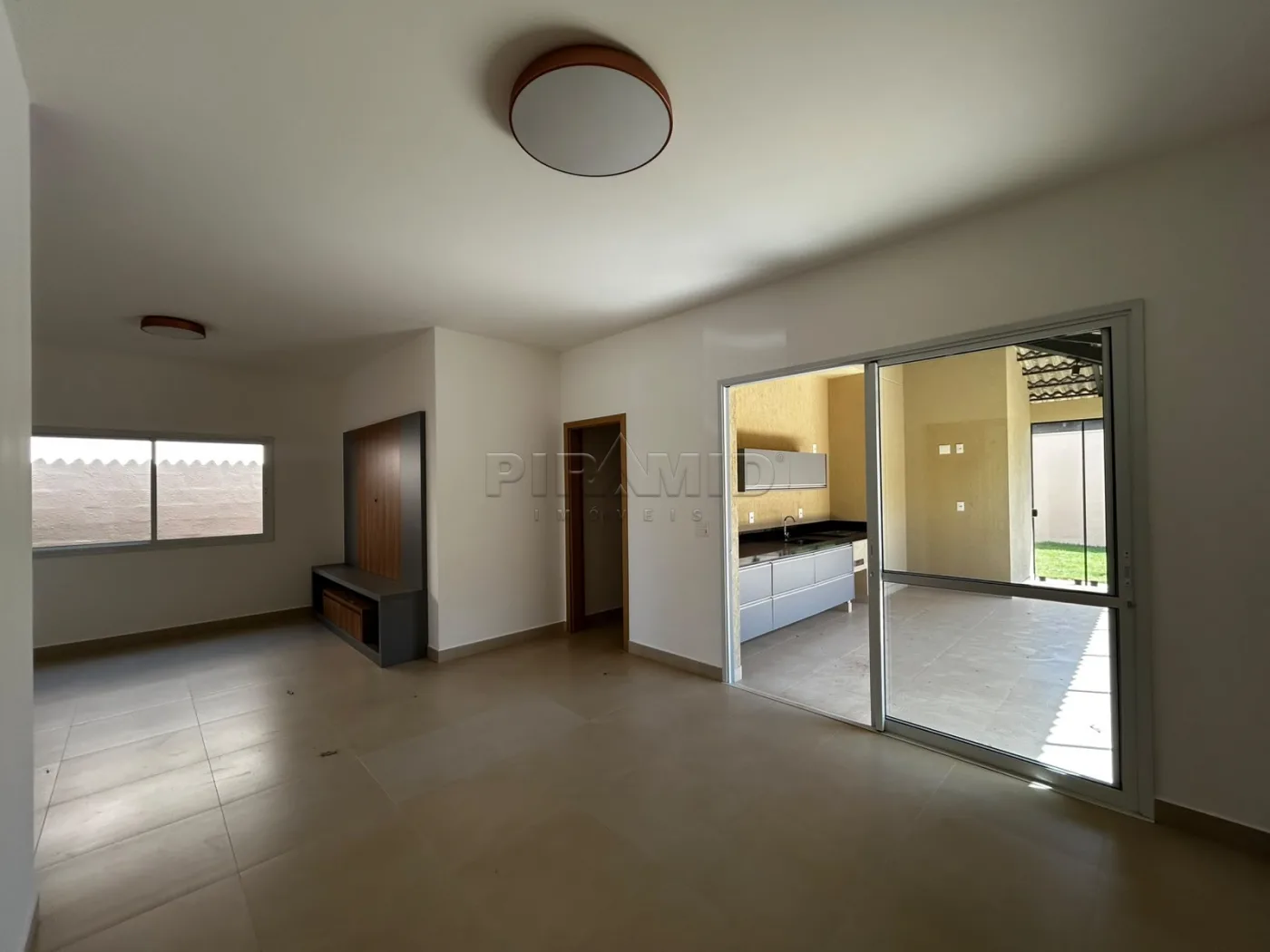 Alugar Casa / Condom&iacute;nio em Cravinhos R$ 6.000,00 - Foto 3