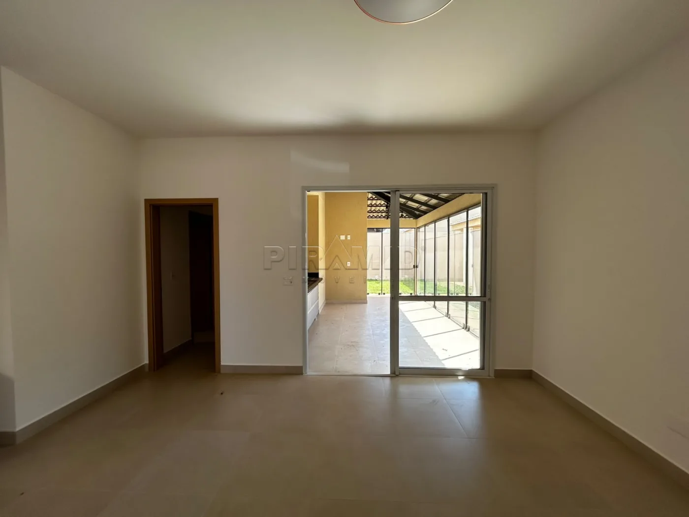 Alugar Casa / Condom&iacute;nio em Cravinhos R$ 6.000,00 - Foto 4
