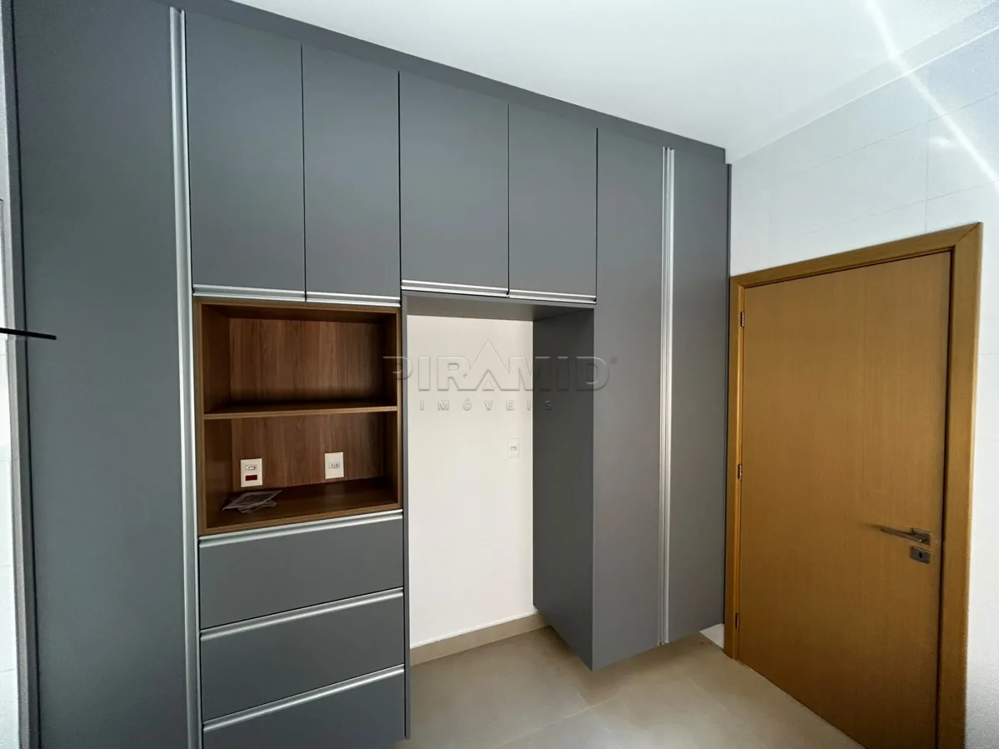 Alugar Casa / Condom&iacute;nio em Cravinhos R$ 6.000,00 - Foto 7