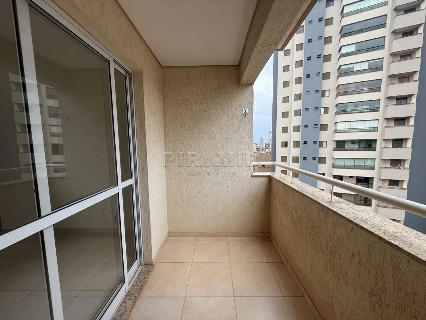 Alugar Apartamento / Padr&atilde;o em Ribeir&atilde;o Preto R$ 2.400,00 - Foto 1