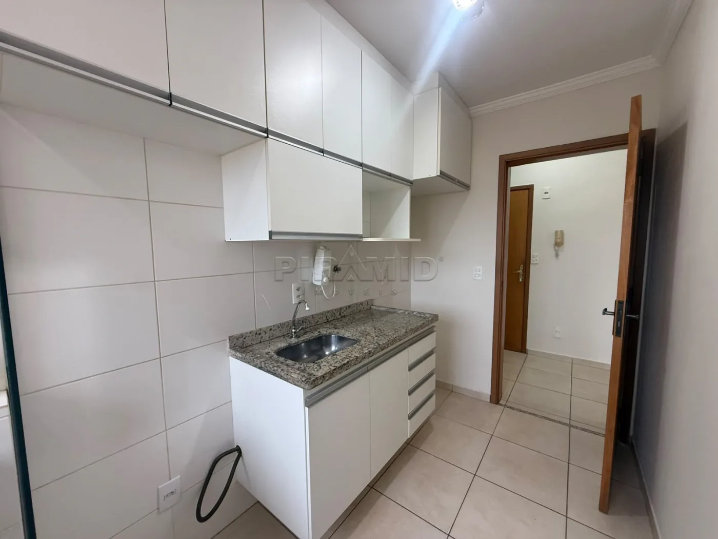Alugar Apartamento / Padr&atilde;o em Ribeir&atilde;o Preto R$ 2.400,00 - Foto 6