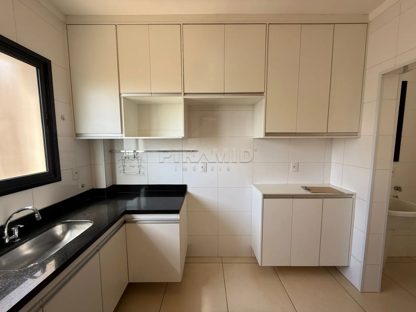 Alugar Apartamento / Padr&atilde;o em Ribeir&atilde;o Preto R$ 4.100,00 - Foto 17