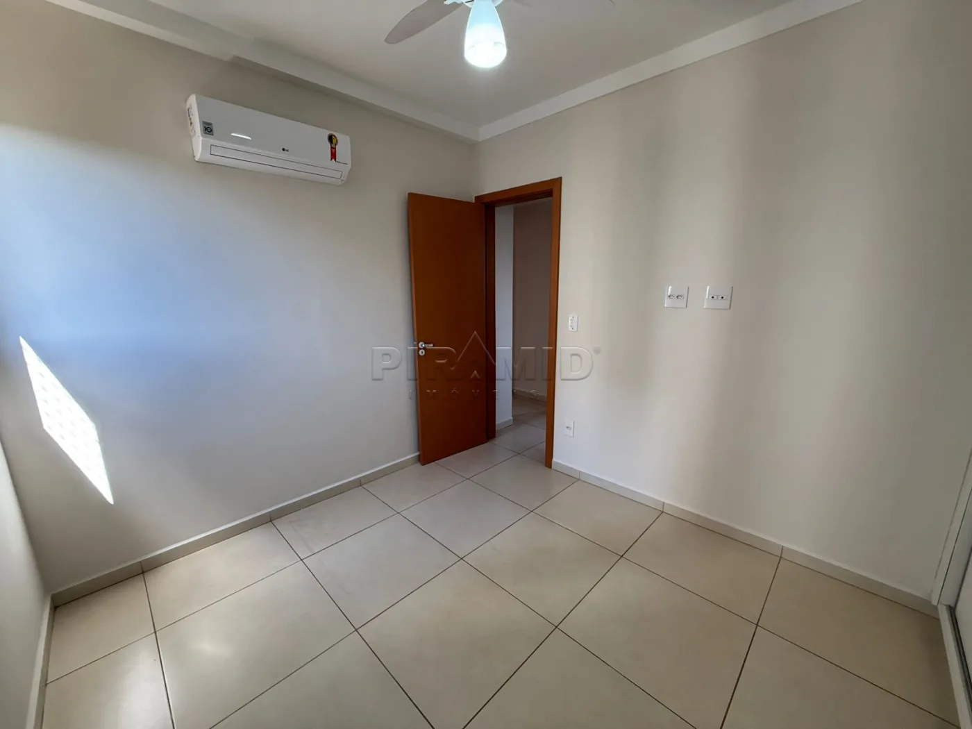 Alugar Apartamento / Padr&atilde;o em Ribeir&atilde;o Preto R$ 4.100,00 - Foto 12