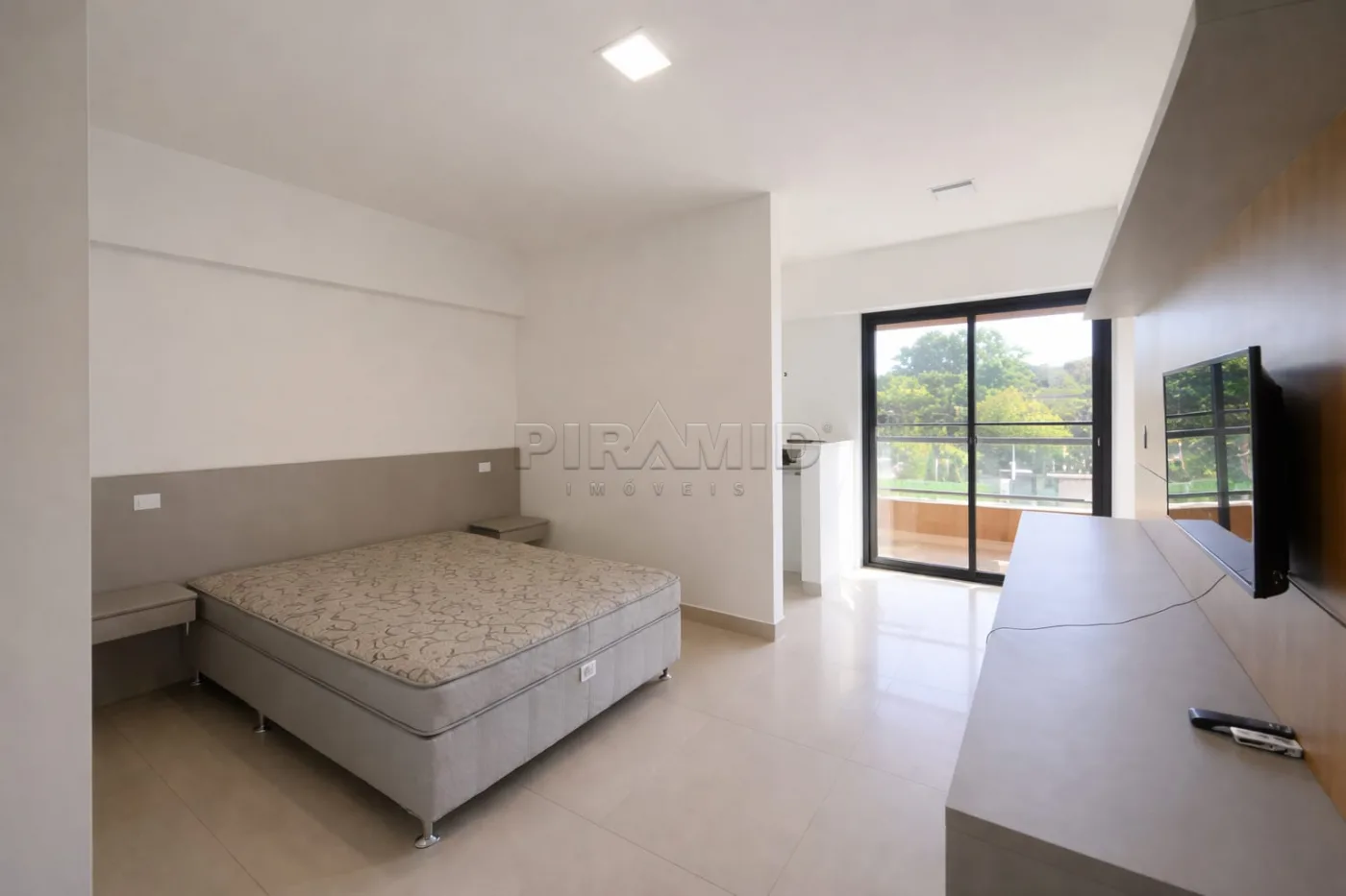 Alugar Apartamento / Kitchnet em Ribeir&atilde;o Preto R$ 2.200,00 - Foto 1