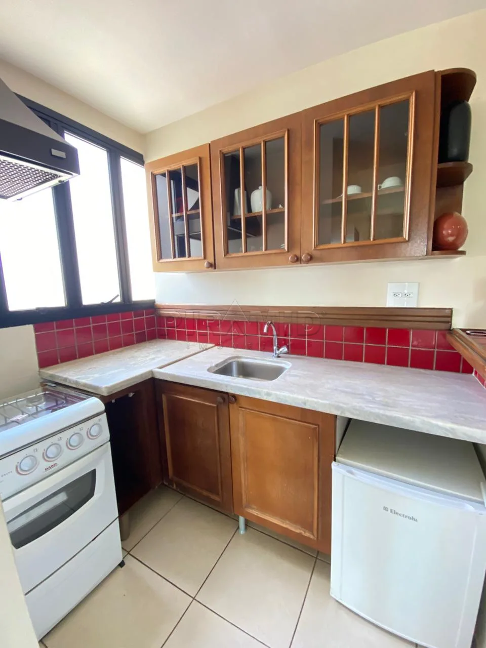 Alugar Apartamento / Padr&atilde;o em Ribeir&atilde;o Preto R$ 1.000,00 - Foto 5