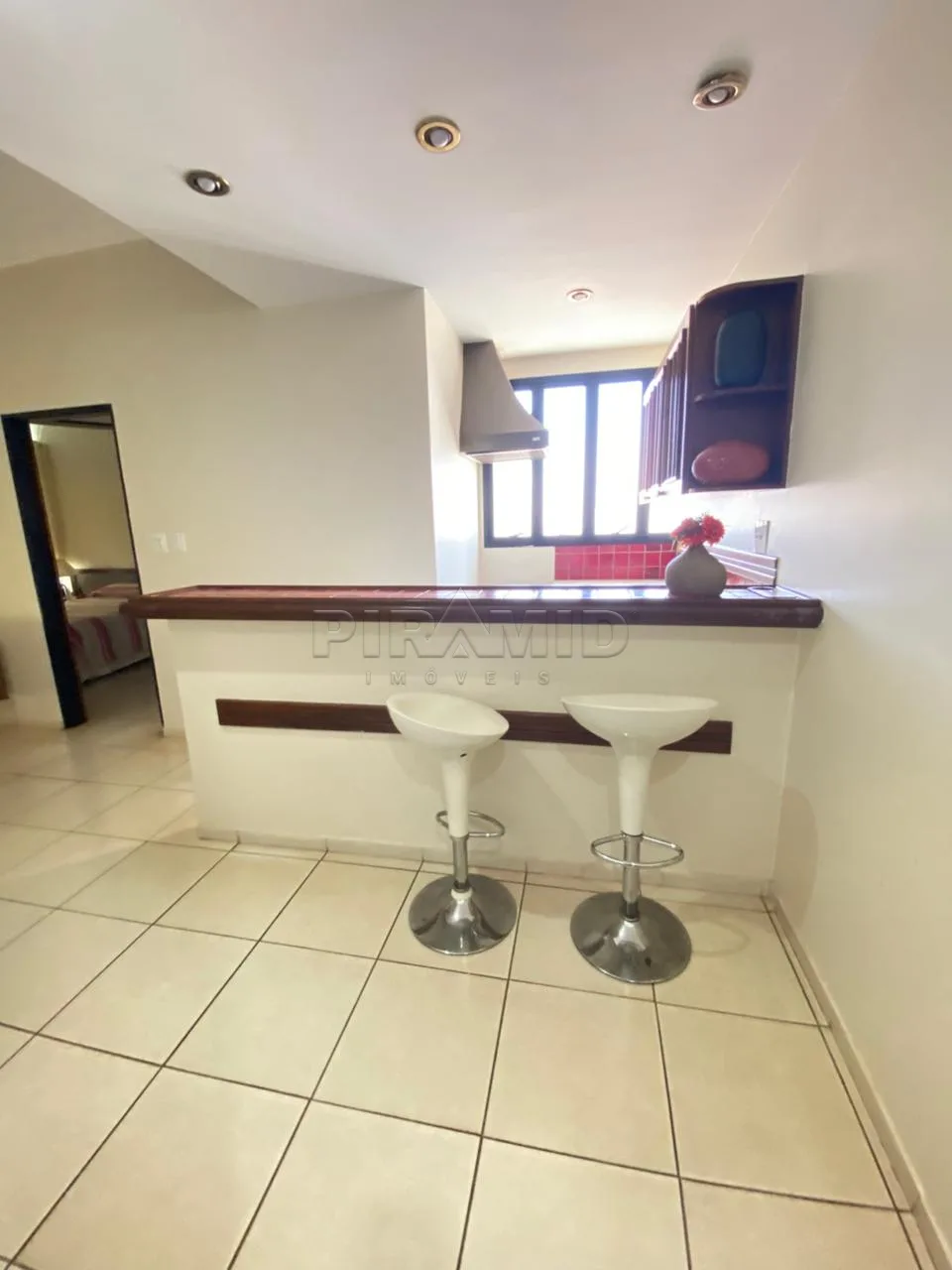 Alugar Apartamento / Padr&atilde;o em Ribeir&atilde;o Preto R$ 1.000,00 - Foto 4