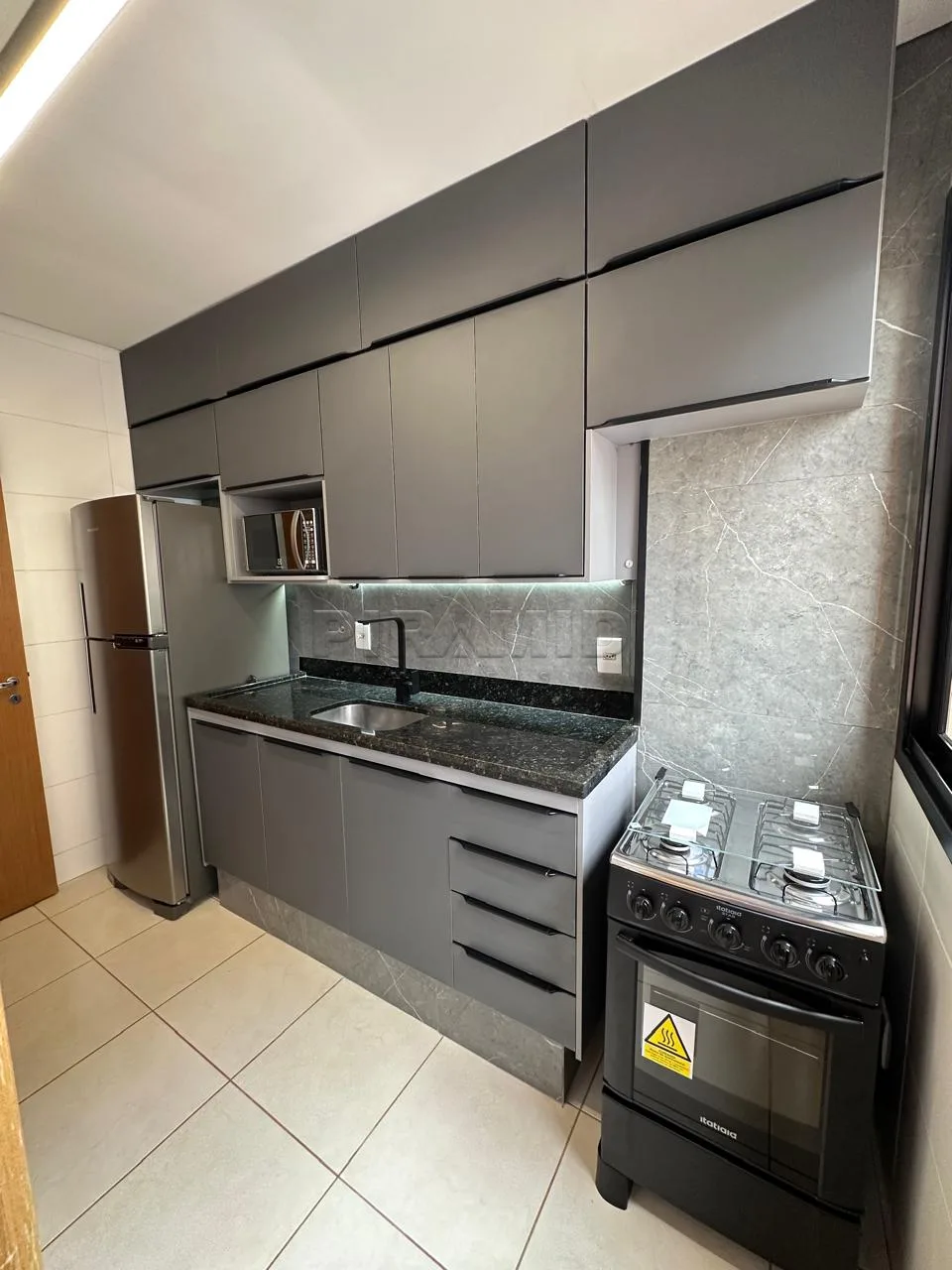 Alugar Apartamento / Padr&atilde;o em Ribeir&atilde;o Preto R$ 2.700,00 - Foto 5