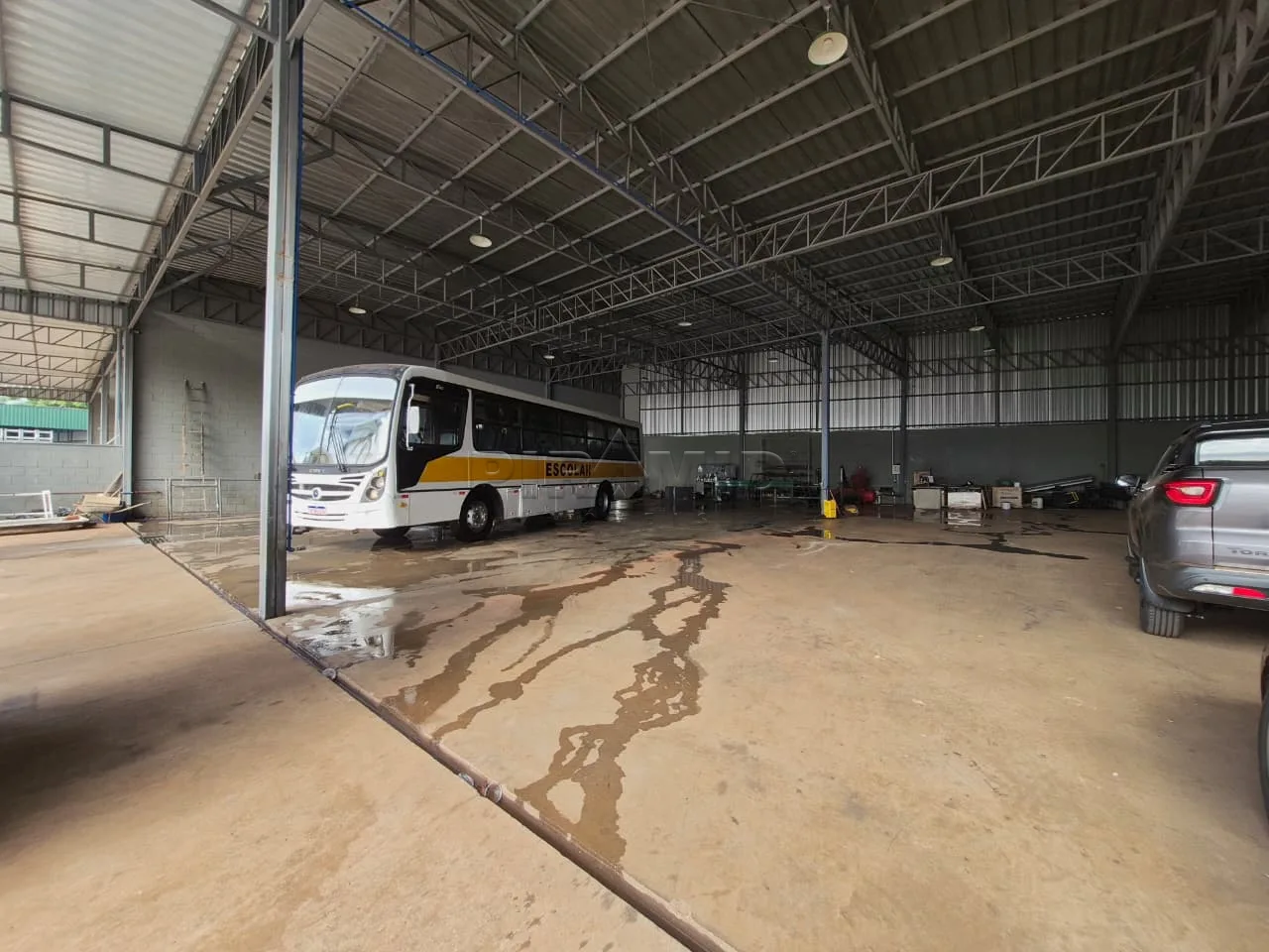 Alugar Comercial / Galp&atilde;o  Barrac&atilde;o em Ribeir&atilde;o Preto R$ 55.000,00 - Foto 2