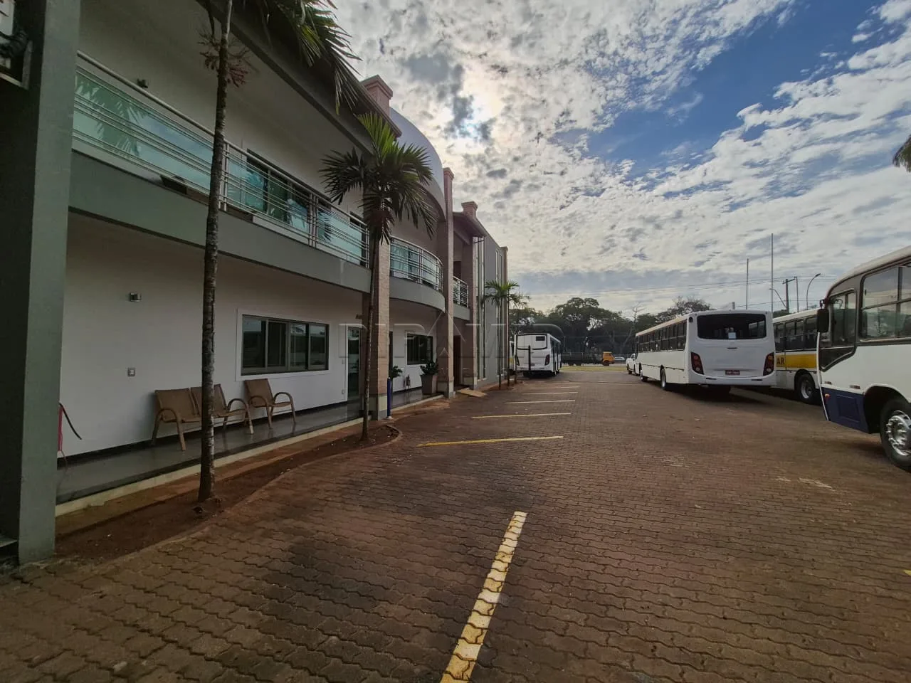 Alugar Comercial / Galp&atilde;o  Barrac&atilde;o em Ribeir&atilde;o Preto R$ 55.000,00 - Foto 8