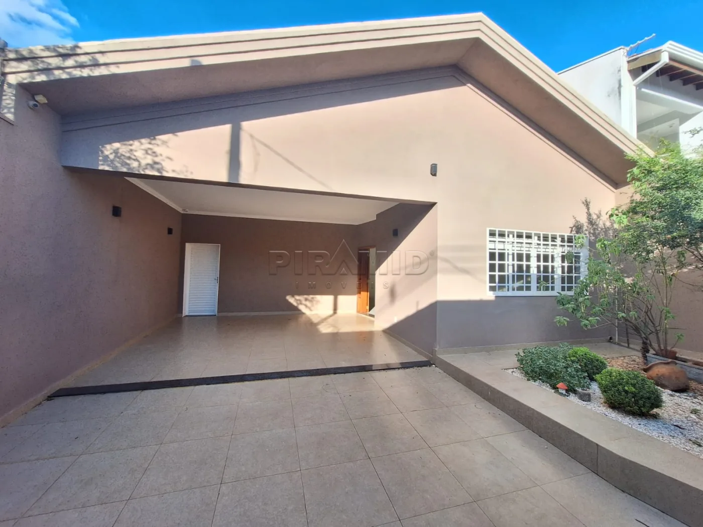 Alugar Casa / Padr&atilde;o em Ribeir&atilde;o Preto R$ 5.100,00 - Foto 2
