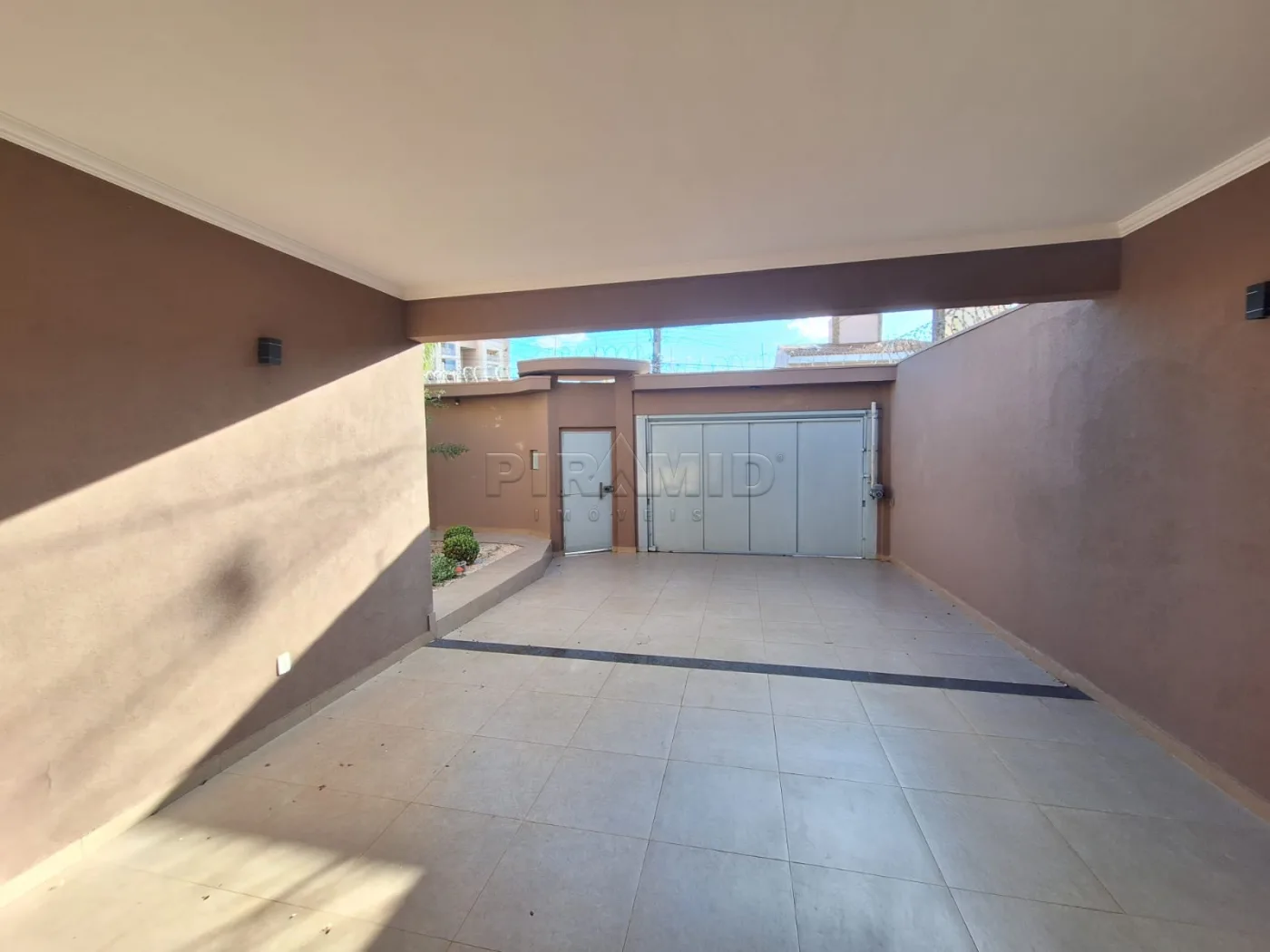 Alugar Casa / Padr&atilde;o em Ribeir&atilde;o Preto R$ 5.100,00 - Foto 4