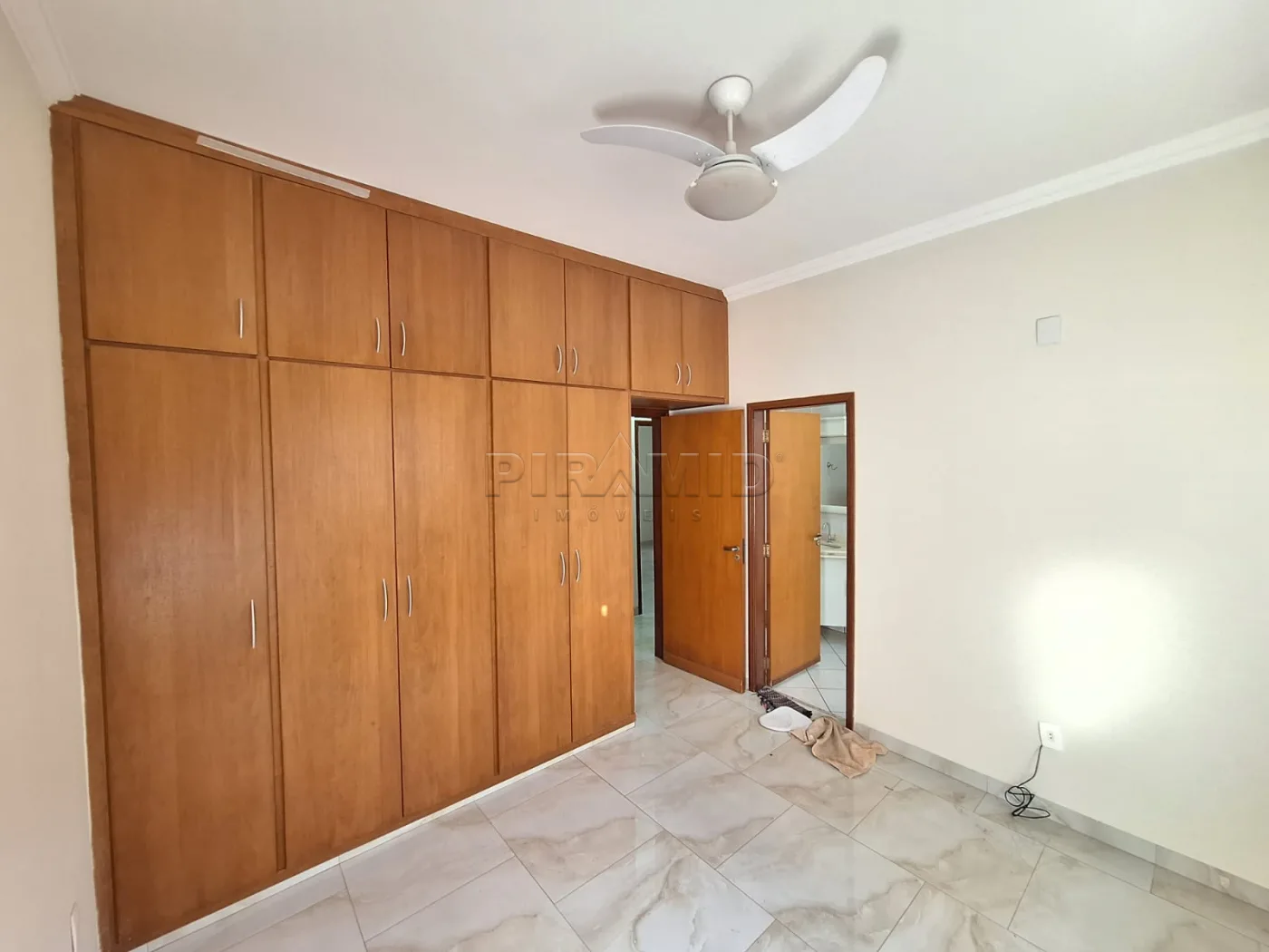 Alugar Casa / Padr&atilde;o em Ribeir&atilde;o Preto R$ 5.100,00 - Foto 14