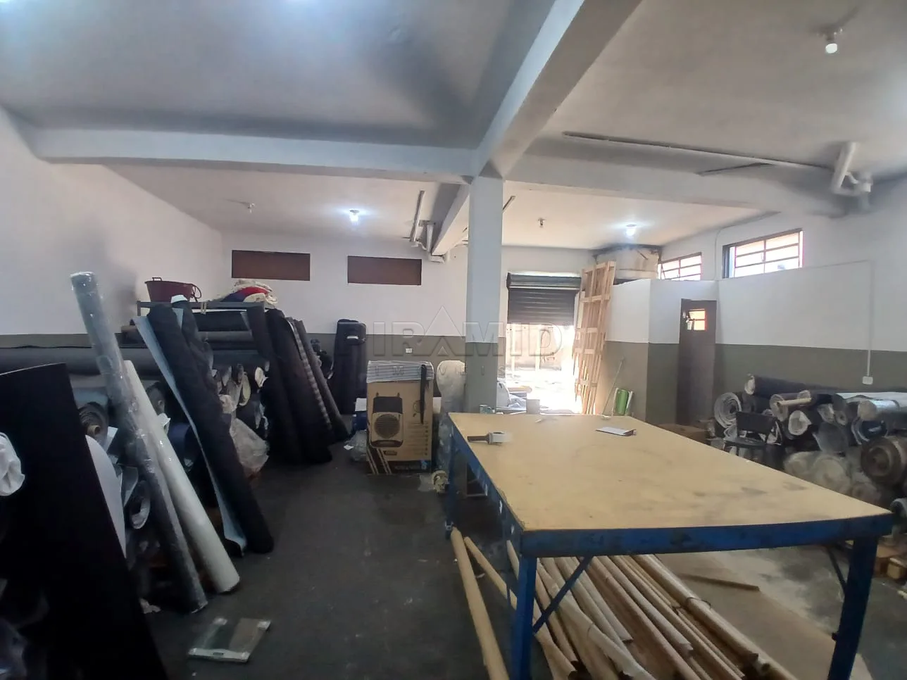 Alugar Comercial / Sal&atilde;o em Ribeir&atilde;o Preto R$ 2.800,00 - Foto 5