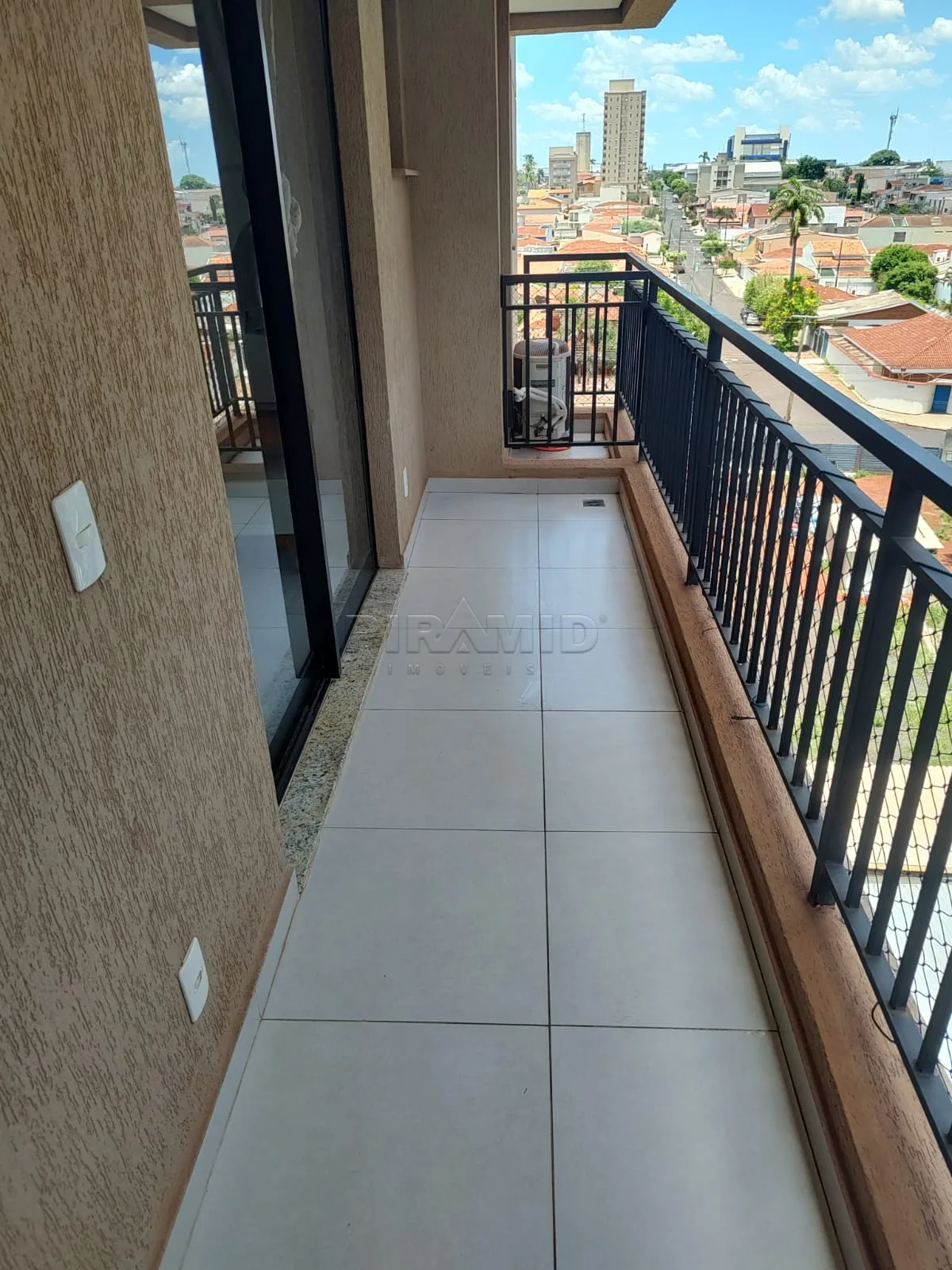 Alugar Apartamento / Padr&atilde;o em Ribeir&atilde;o Preto R$ 2.050,00 - Foto 2