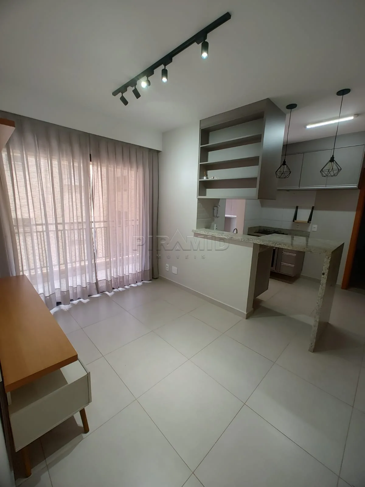 Alugar Apartamento / Padr&atilde;o em Ribeir&atilde;o Preto R$ 2.050,00 - Foto 4