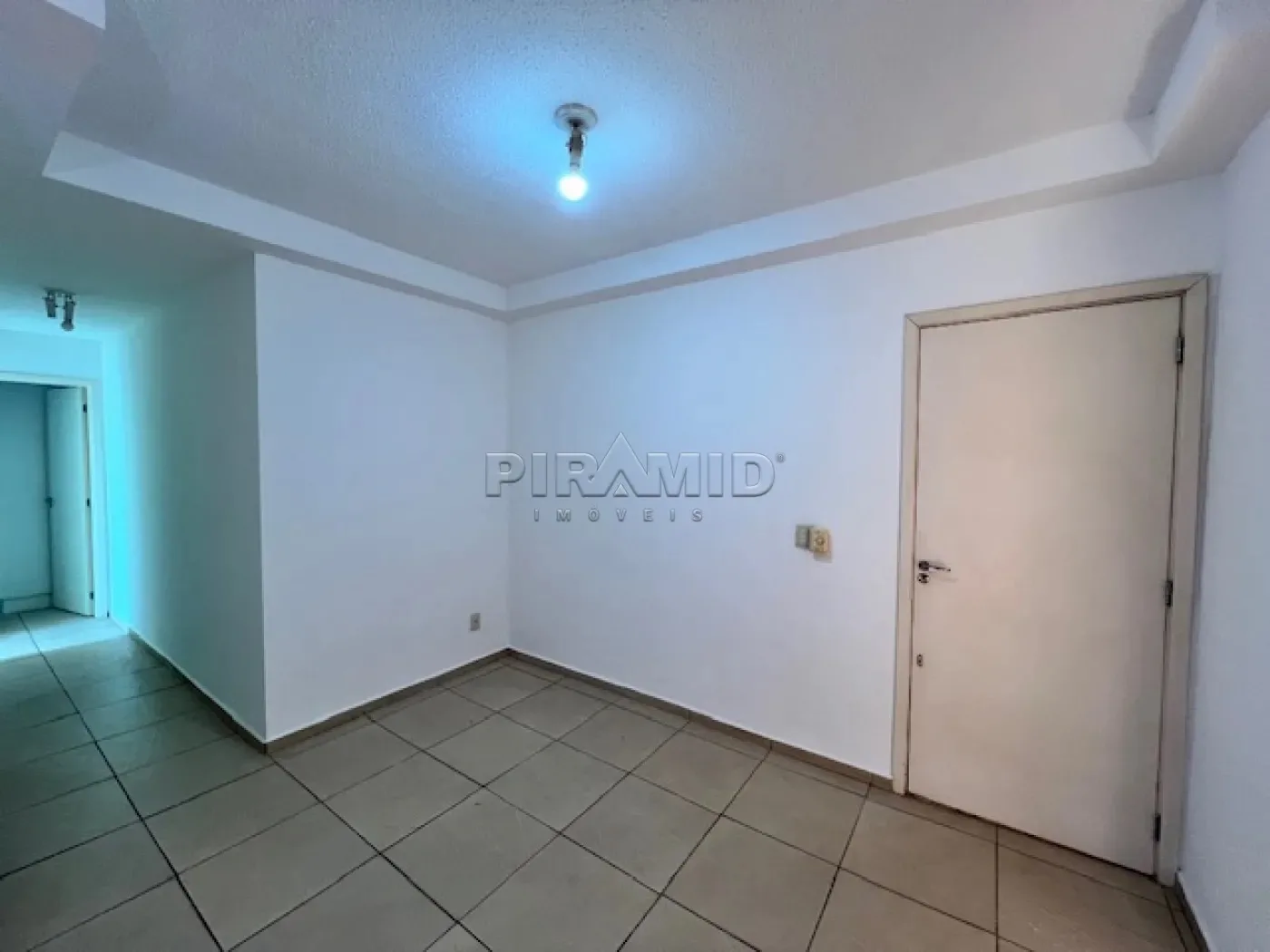 Alugar Apartamento / Padr&atilde;o em Ribeir&atilde;o Preto R$ 1.650,00 - Foto 4