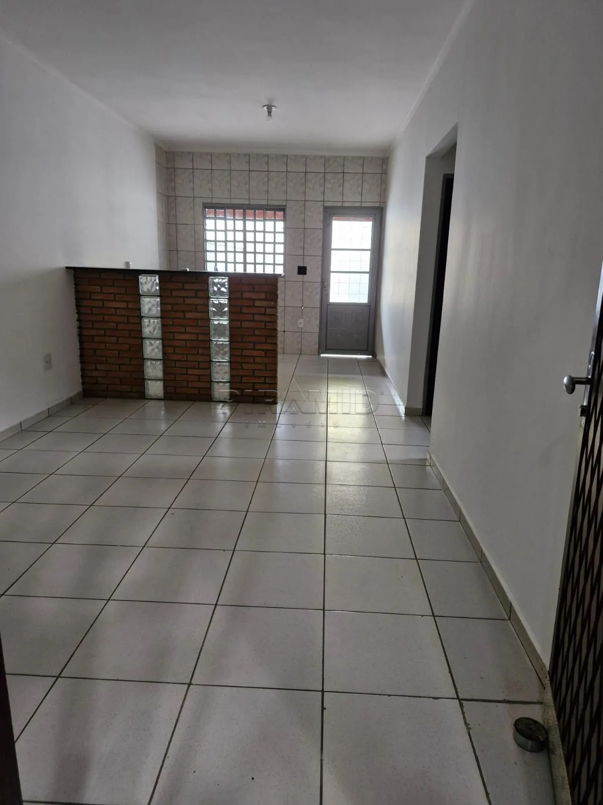 Alugar Casa / Padr&atilde;o em Ribeir&atilde;o Preto R$ 1.650,00 - Foto 1