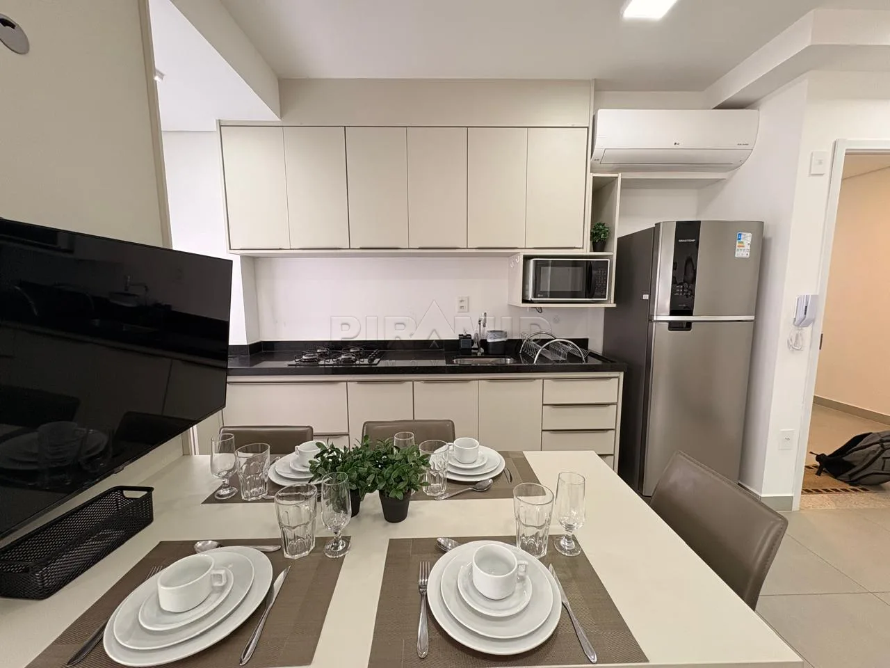 Alugar Apartamento / Padr&atilde;o em Ribeir&atilde;o Preto R$ 4.000,00 - Foto 4