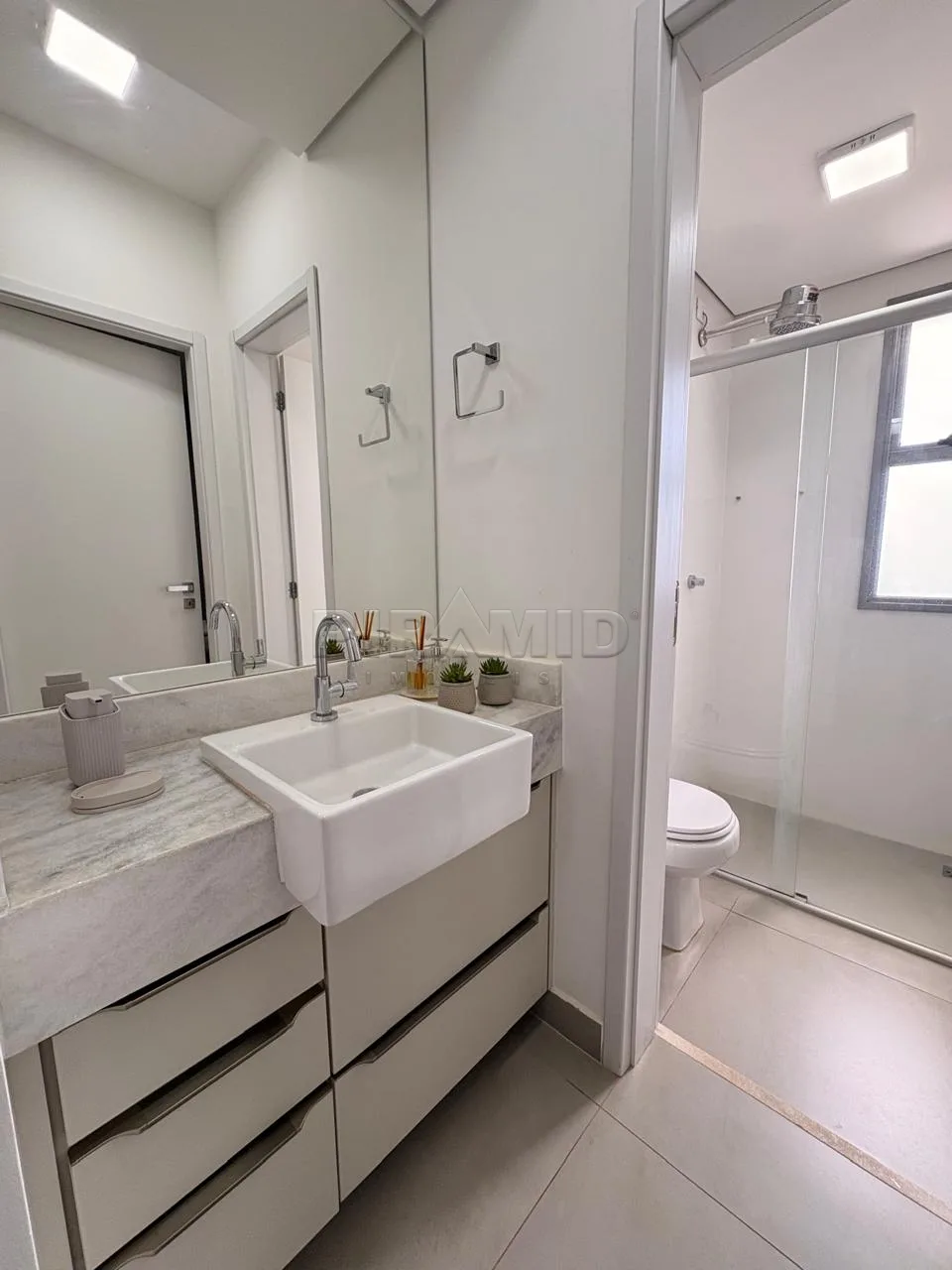 Alugar Apartamento / Padr&atilde;o em Ribeir&atilde;o Preto R$ 4.000,00 - Foto 9