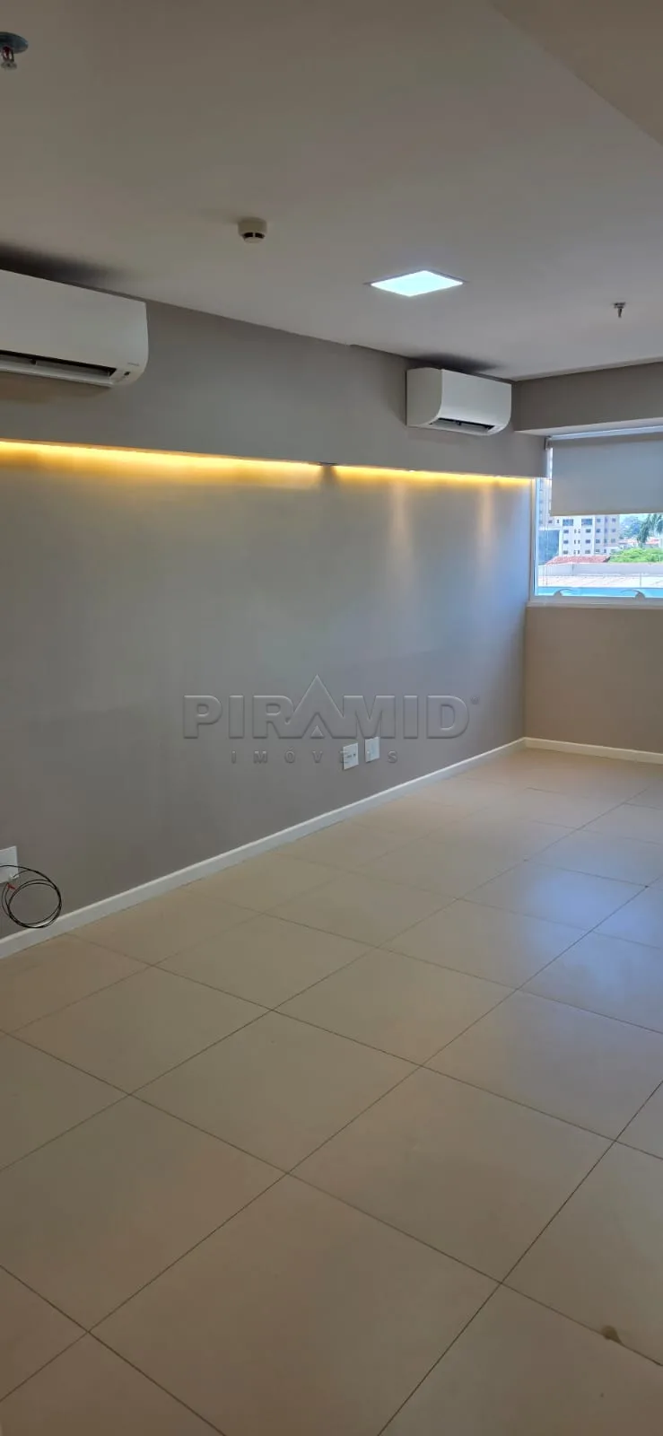 Alugar Comercial / Sala em Ribeir&atilde;o Preto R$ 2.200,00 - Foto 5