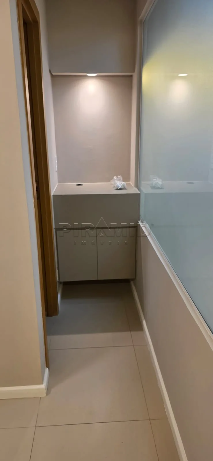 Alugar Comercial / Sala em Ribeir&atilde;o Preto R$ 2.200,00 - Foto 8