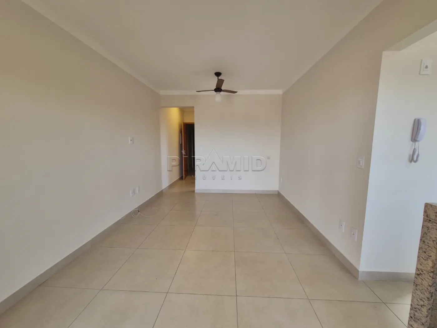 Alugar Apartamento / Padr&atilde;o em Ribeir&atilde;o Preto R$ 1.650,00 - Foto 4
