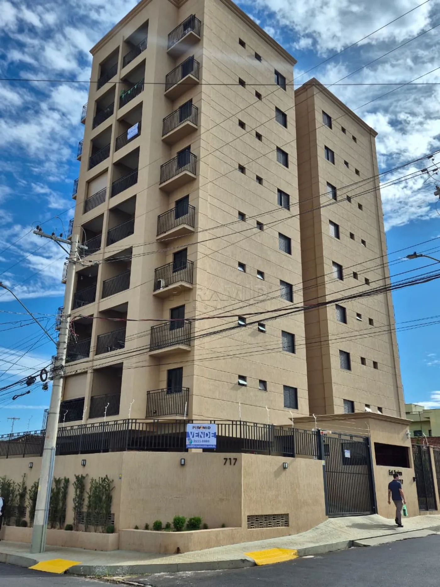 Alugar Apartamento / Padr&atilde;o em Ribeir&atilde;o Preto R$ 1.650,00 - Foto 1