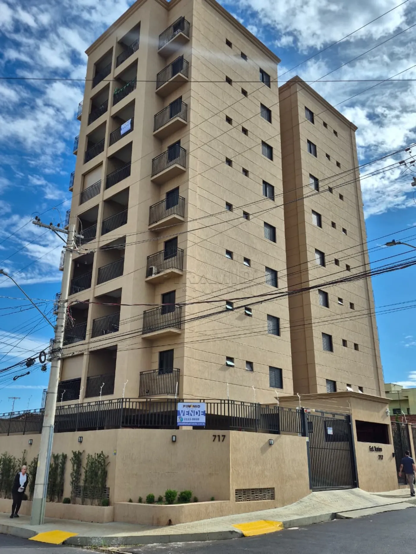 Alugar Apartamento / Padr&atilde;o em Ribeir&atilde;o Preto R$ 1.650,00 - Foto 2