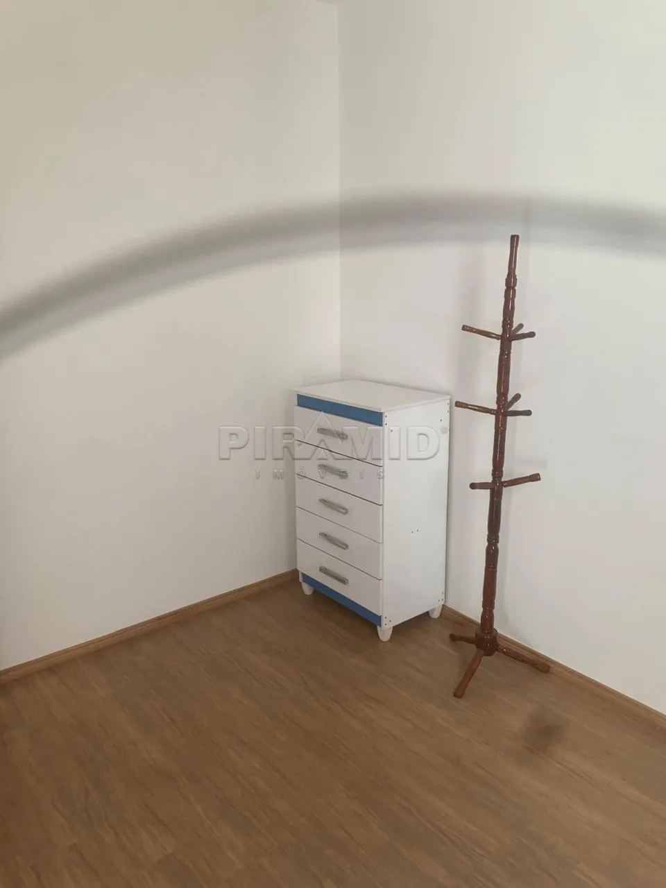 Alugar Apartamento / Padr&atilde;o em Bonfim Paulista R$ 1.000,00 - Foto 4