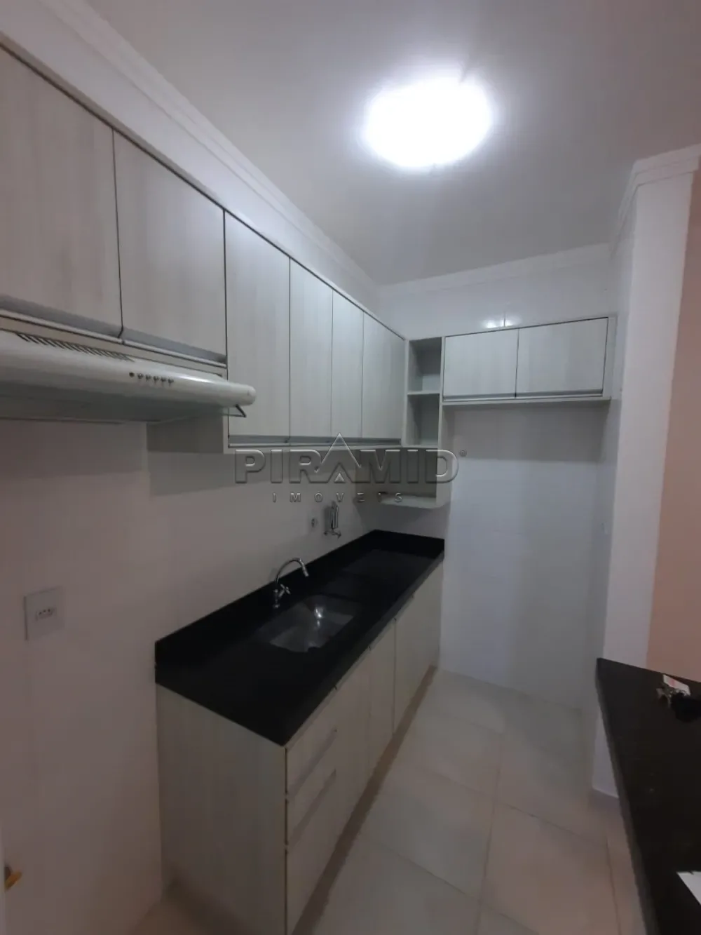 Alugar Apartamento / Padr&atilde;o em Ribeir&atilde;o Preto R$ 1.800,00 - Foto 7