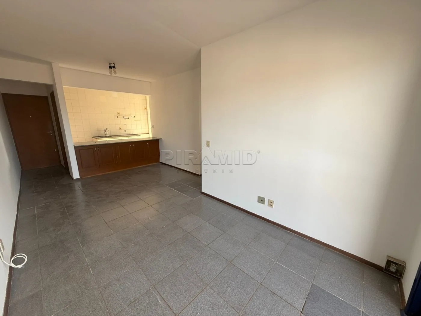 Alugar Apartamento / Padr&atilde;o em Ribeir&atilde;o Preto R$ 1.800,00 - Foto 2