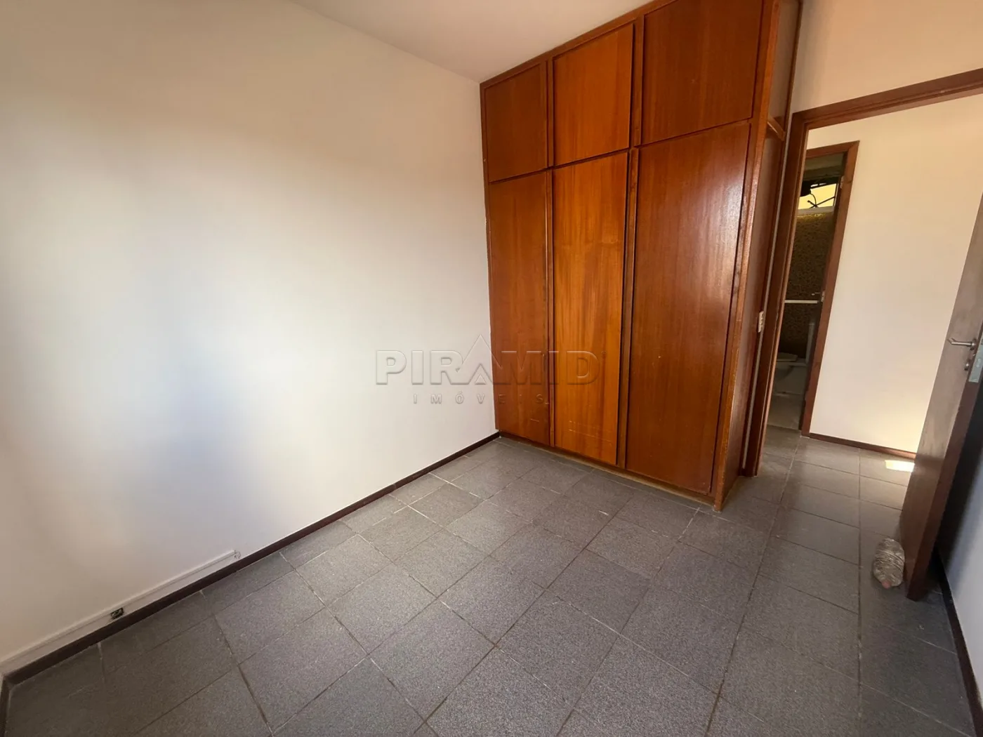 Alugar Apartamento / Padr&atilde;o em Ribeir&atilde;o Preto R$ 1.800,00 - Foto 8