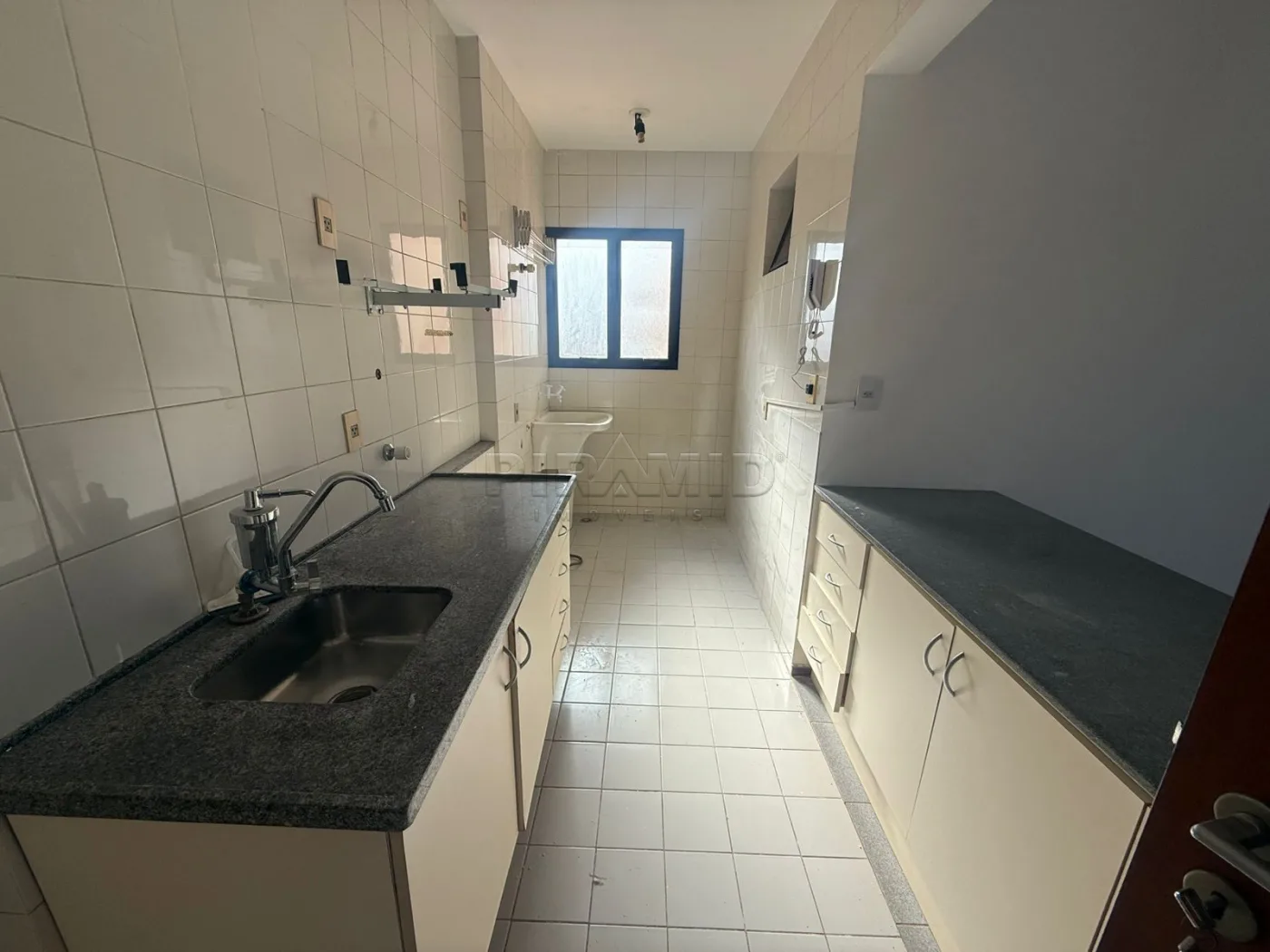 Alugar Apartamento / Padr&atilde;o em Ribeir&atilde;o Preto R$ 1.800,00 - Foto 15