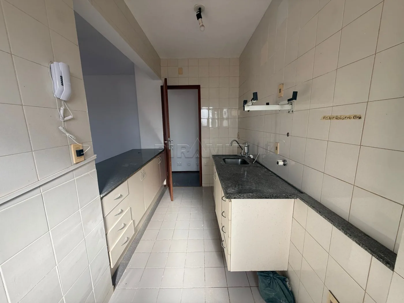 Alugar Apartamento / Padr&atilde;o em Ribeir&atilde;o Preto R$ 1.800,00 - Foto 16