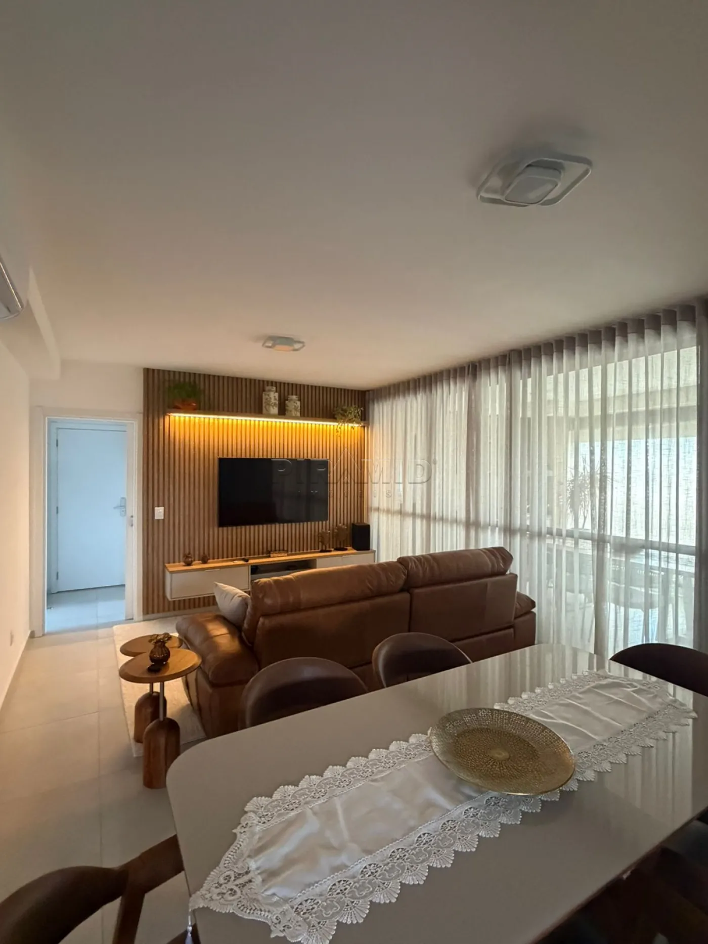 Alugar Apartamento / Padr&atilde;o em Bonfim Paulista R$ 6.500,00 - Foto 1