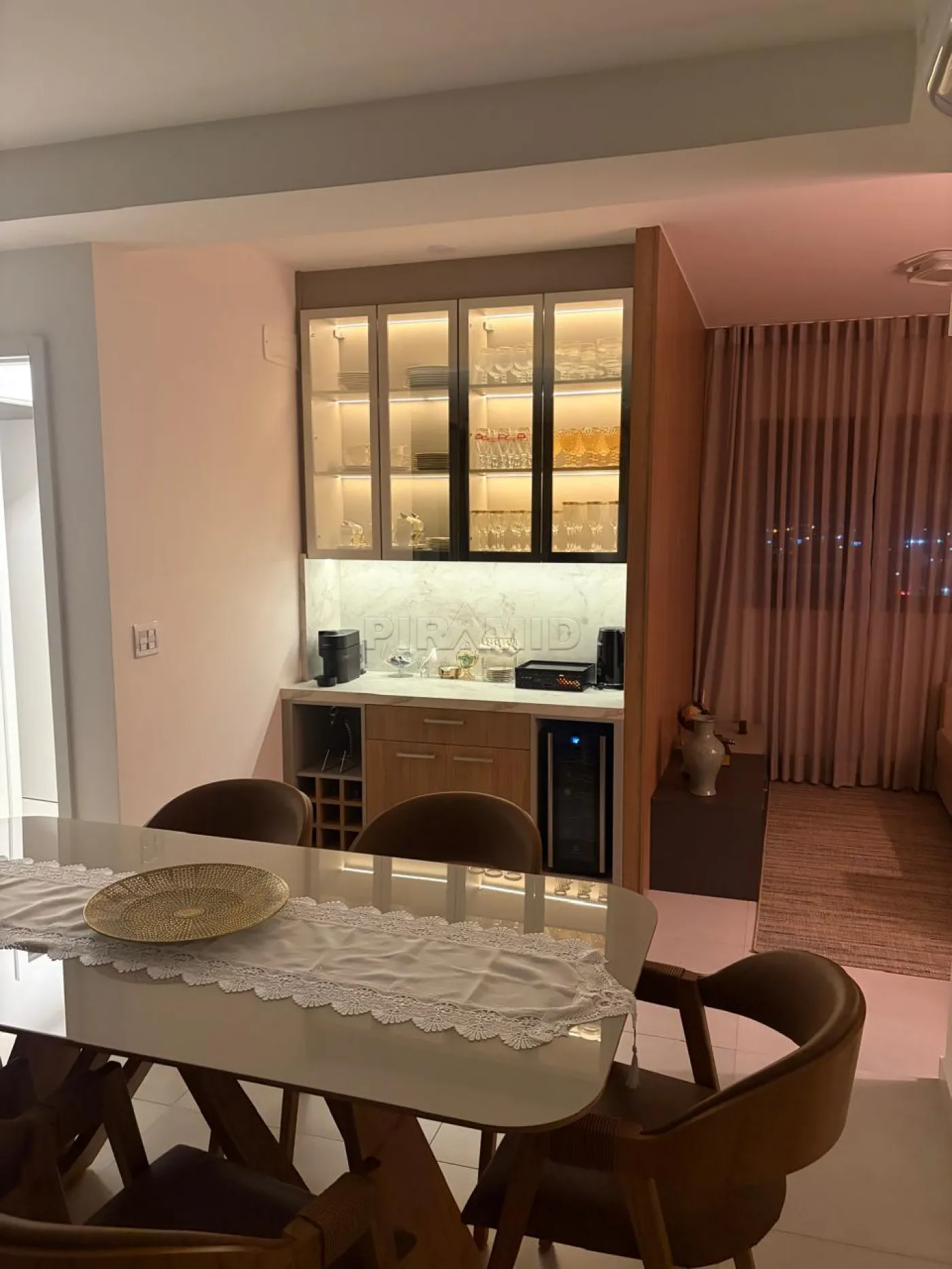 Alugar Apartamento / Padr&atilde;o em Bonfim Paulista R$ 6.500,00 - Foto 3