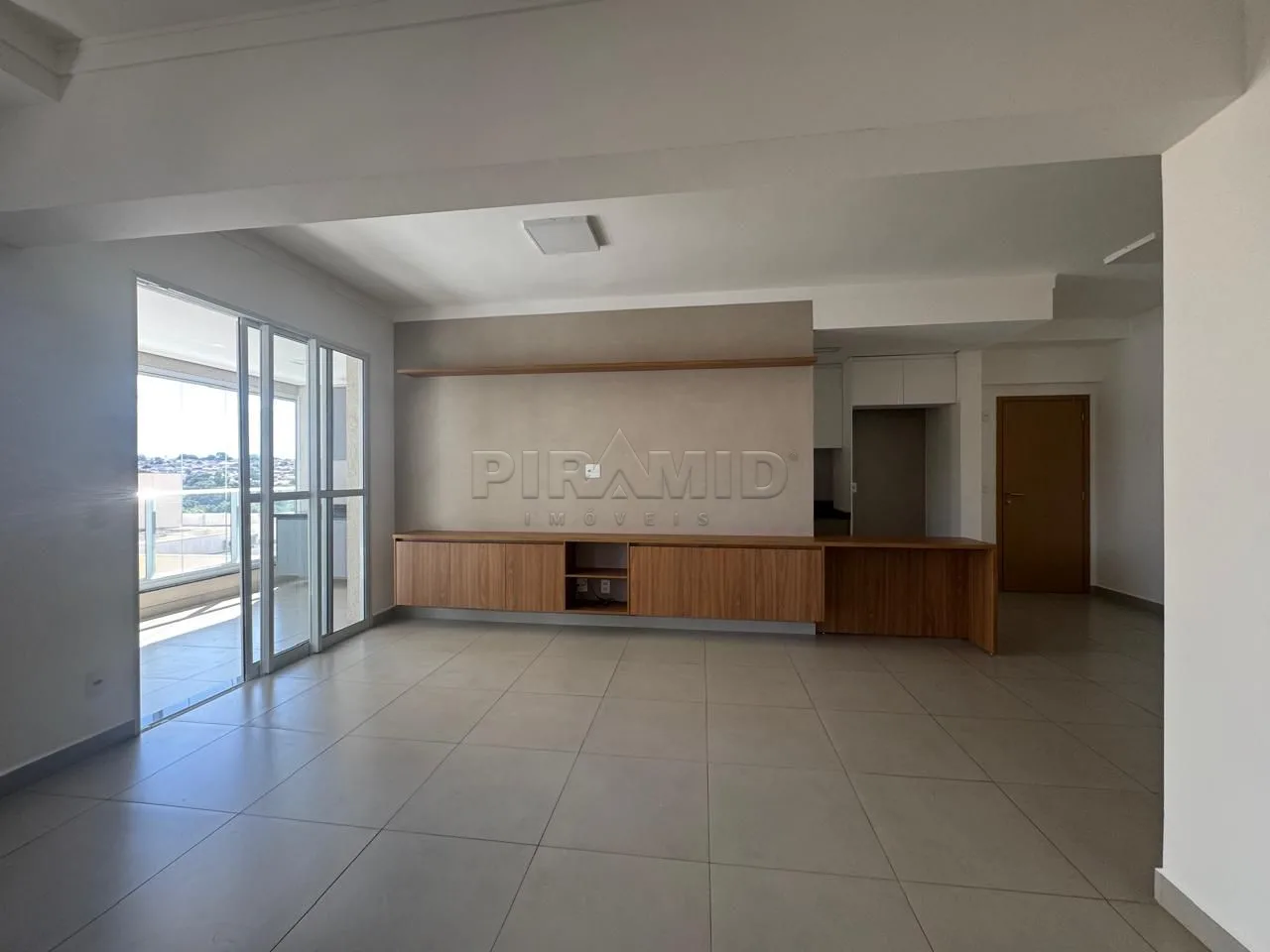 Alugar Apartamento / Padr&atilde;o em Ribeir&atilde;o Preto R$ 4.000,00 - Foto 1