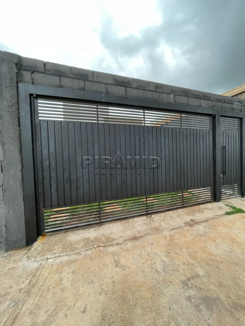 Alugar Casa / Padr&atilde;o em Ribeir&atilde;o Preto R$ 1.300,00 - Foto 1