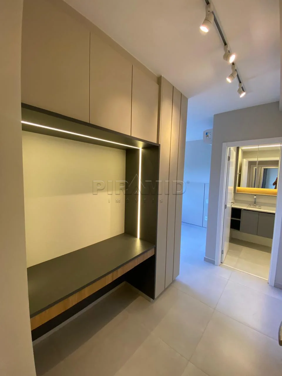 Alugar Apartamento / Padr&atilde;o em Ribeir&atilde;o Preto R$ 6.900,00 - Foto 14